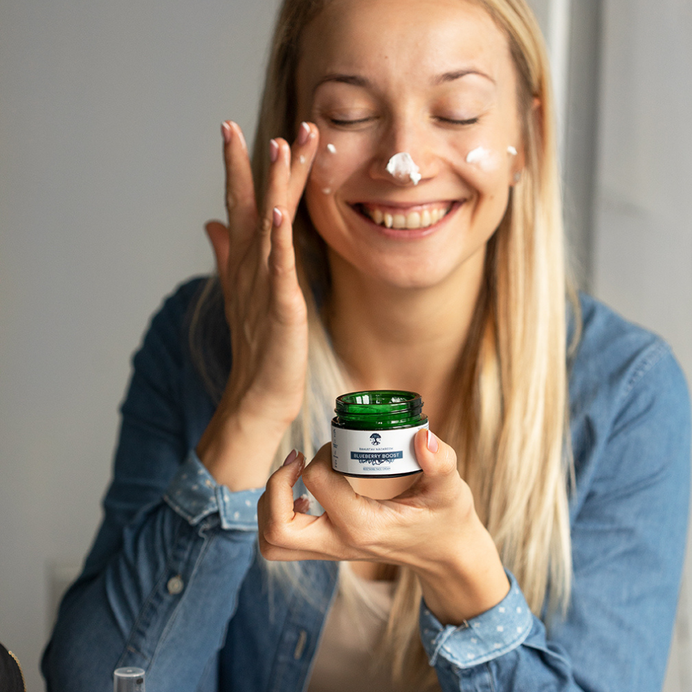 HOIA Skincare – Handcrafted, organic skincare made with wild-harvested botanicals.