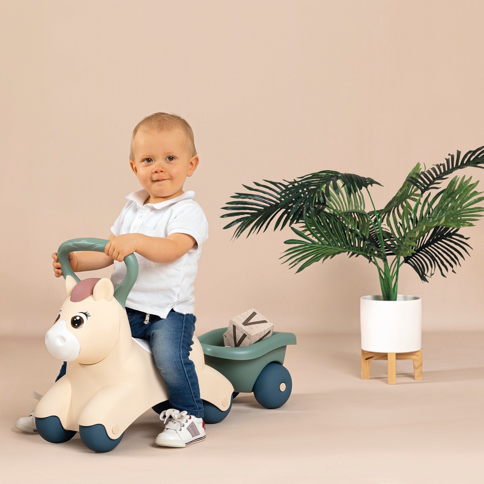 Smoby French toys for children - play kitchens, playhouses, tricycles and outdoor play equipment made in France at Sostter