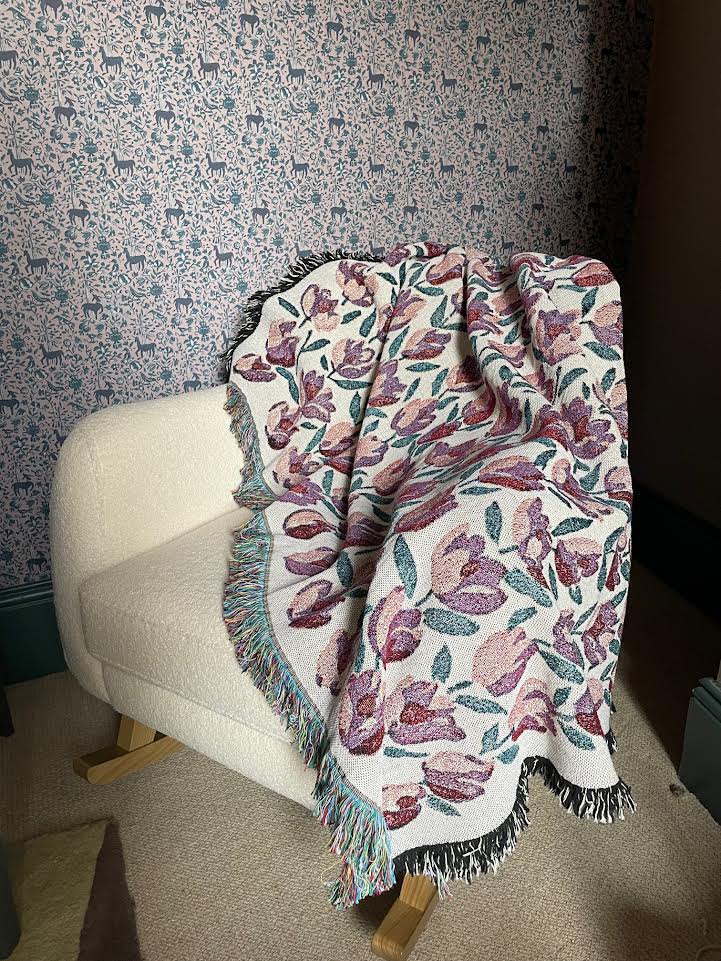 Tulip Kisses Woven Blanket