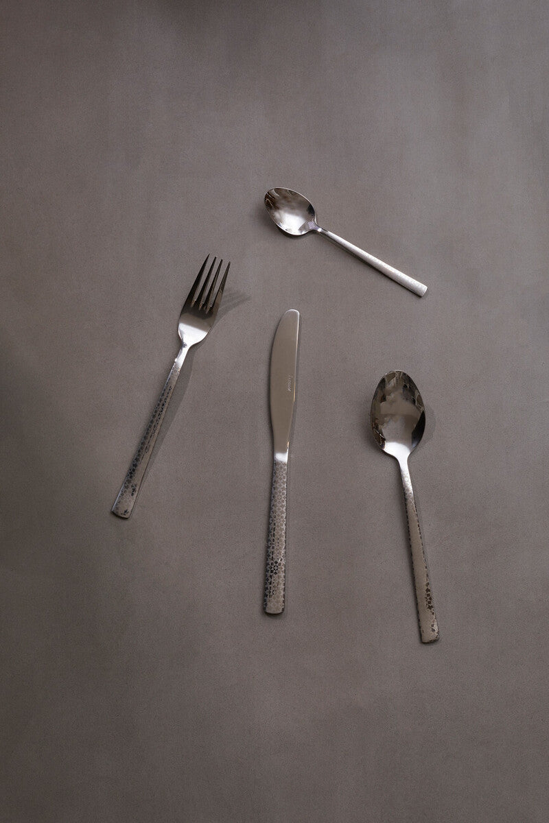 24 Piece Cutlery Set in Silver