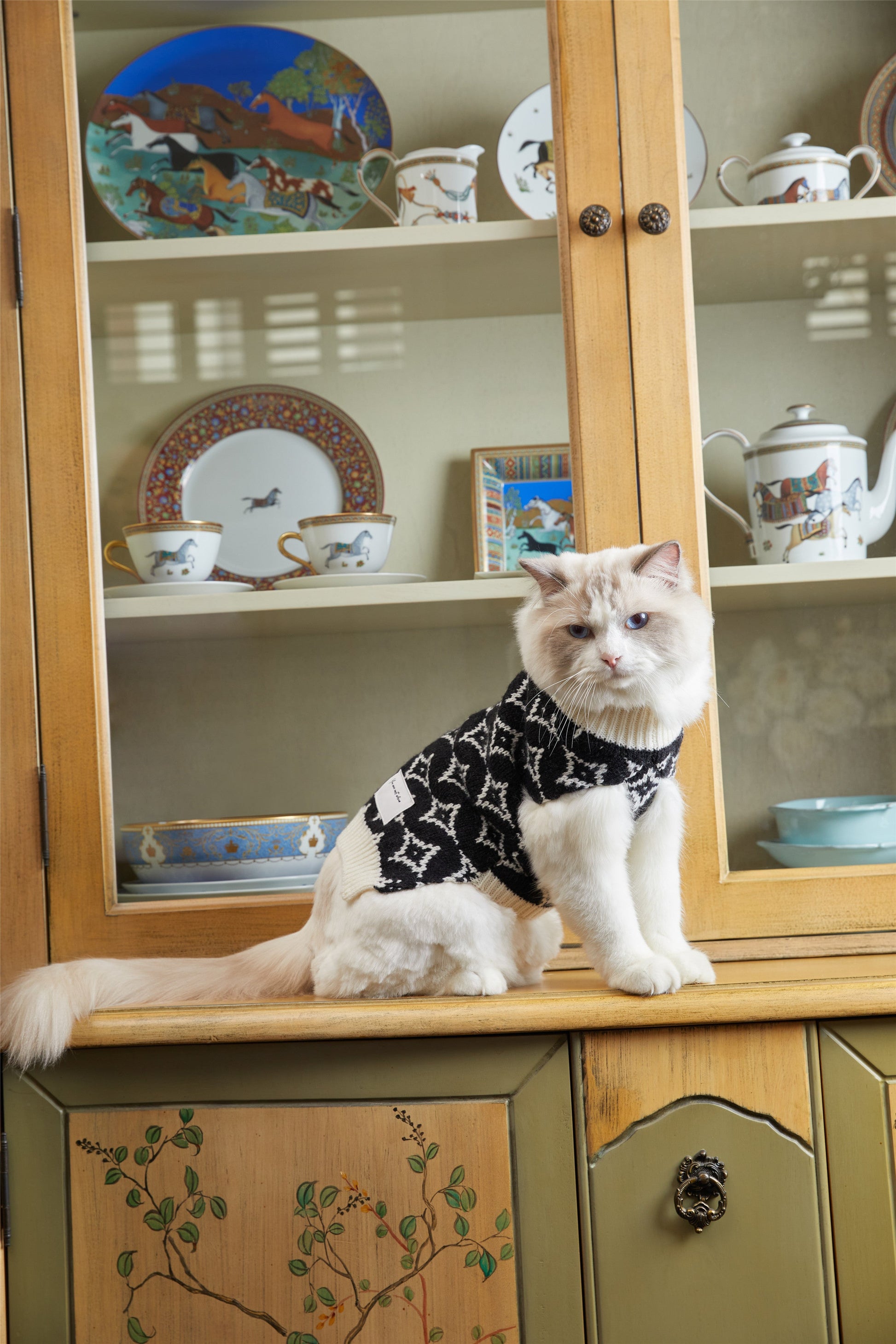 You Are Not Alone Sleeveless Jumper with Floral Pattern