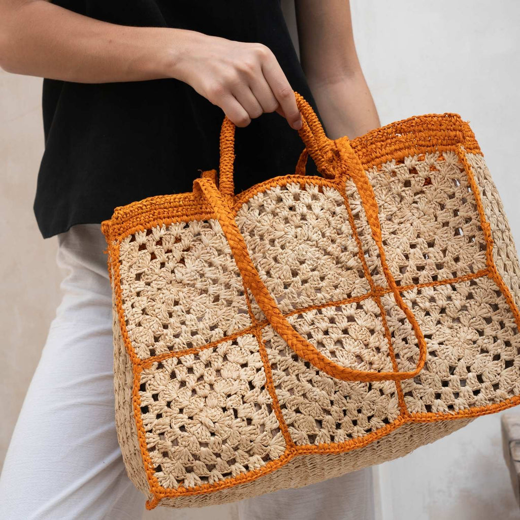 Raffia Tote Bag in Natural Weave