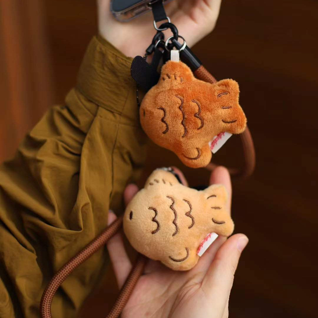 Mini Taiyaki Plush Bag Charm in White