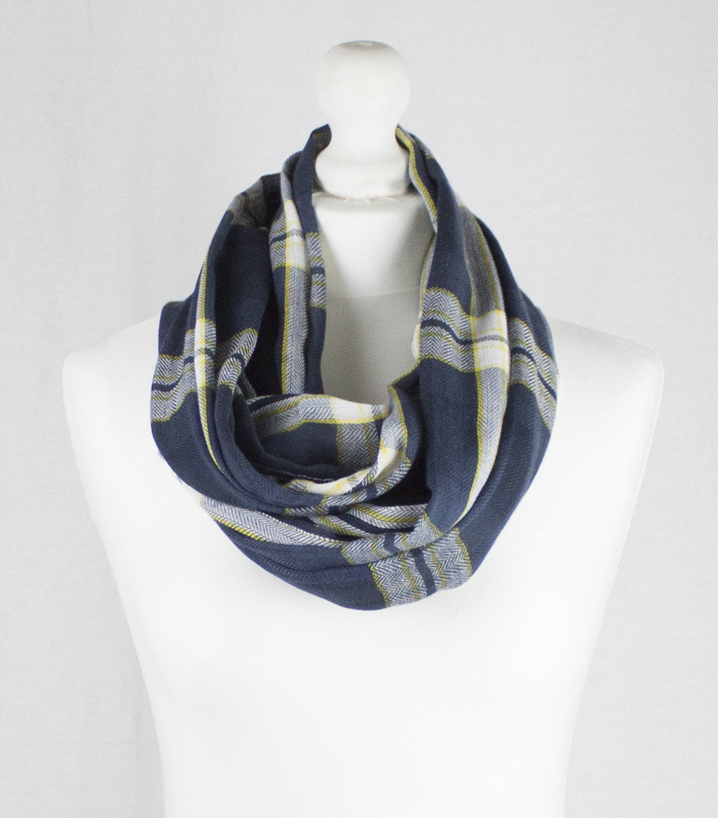 Window Check Twill Weave Cotton Viscose Scarf in Black and White