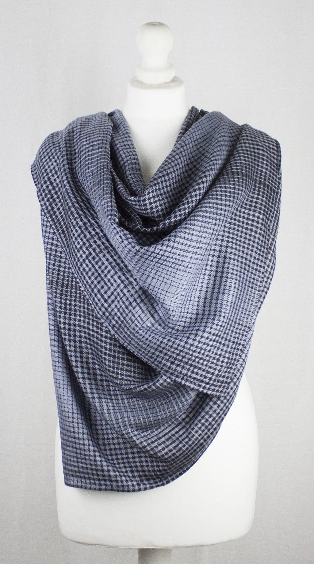 Gradient Check Viscose Scarf in Grey Black