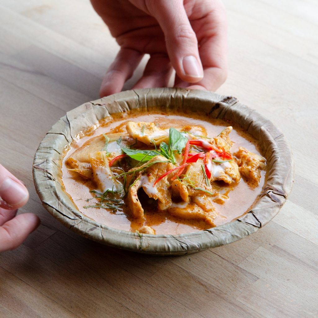 Small Disposable Leaf Bowls 15cm Natural Compostable