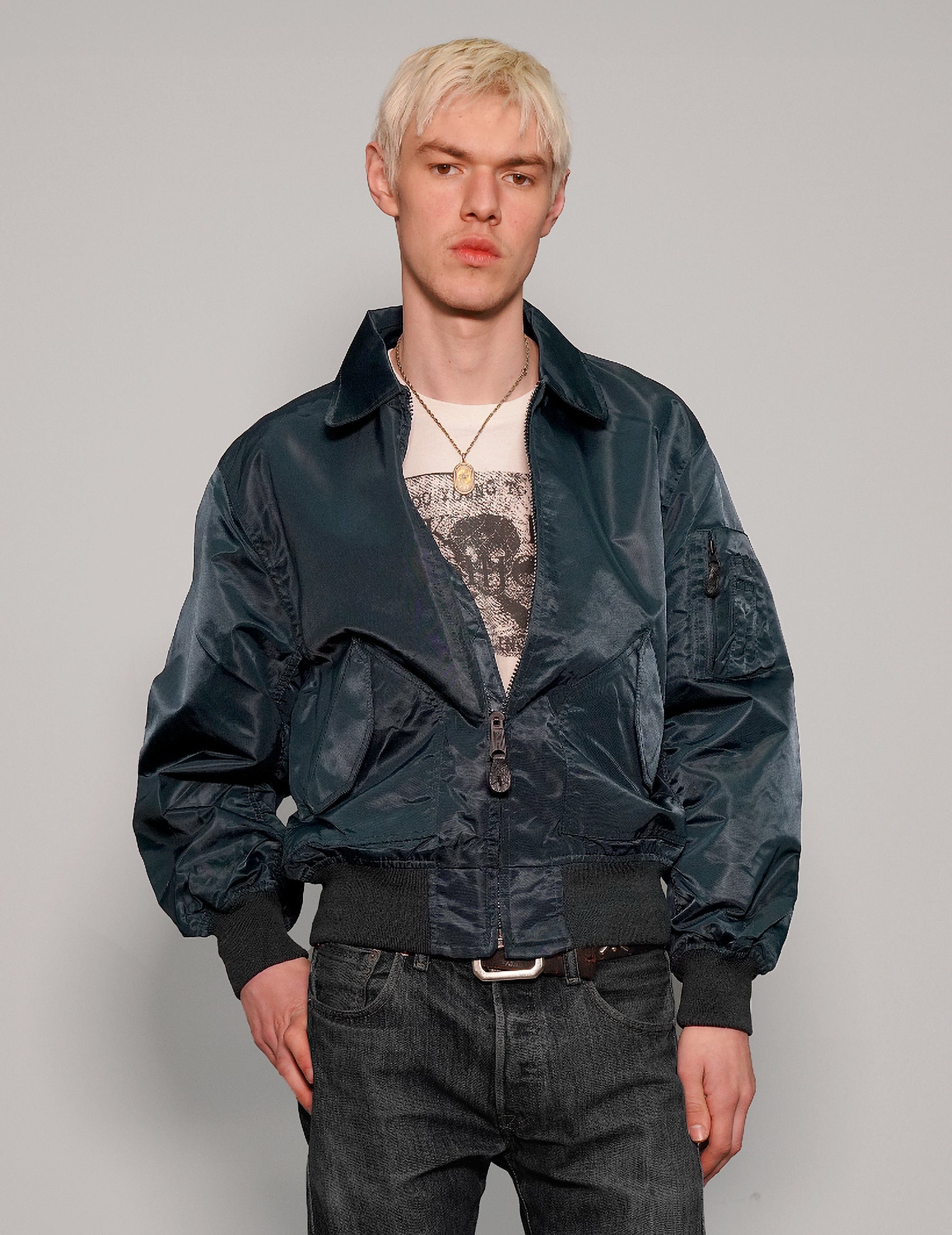Lightweight Navy Bomber Jacket with Vintage Military Heritage