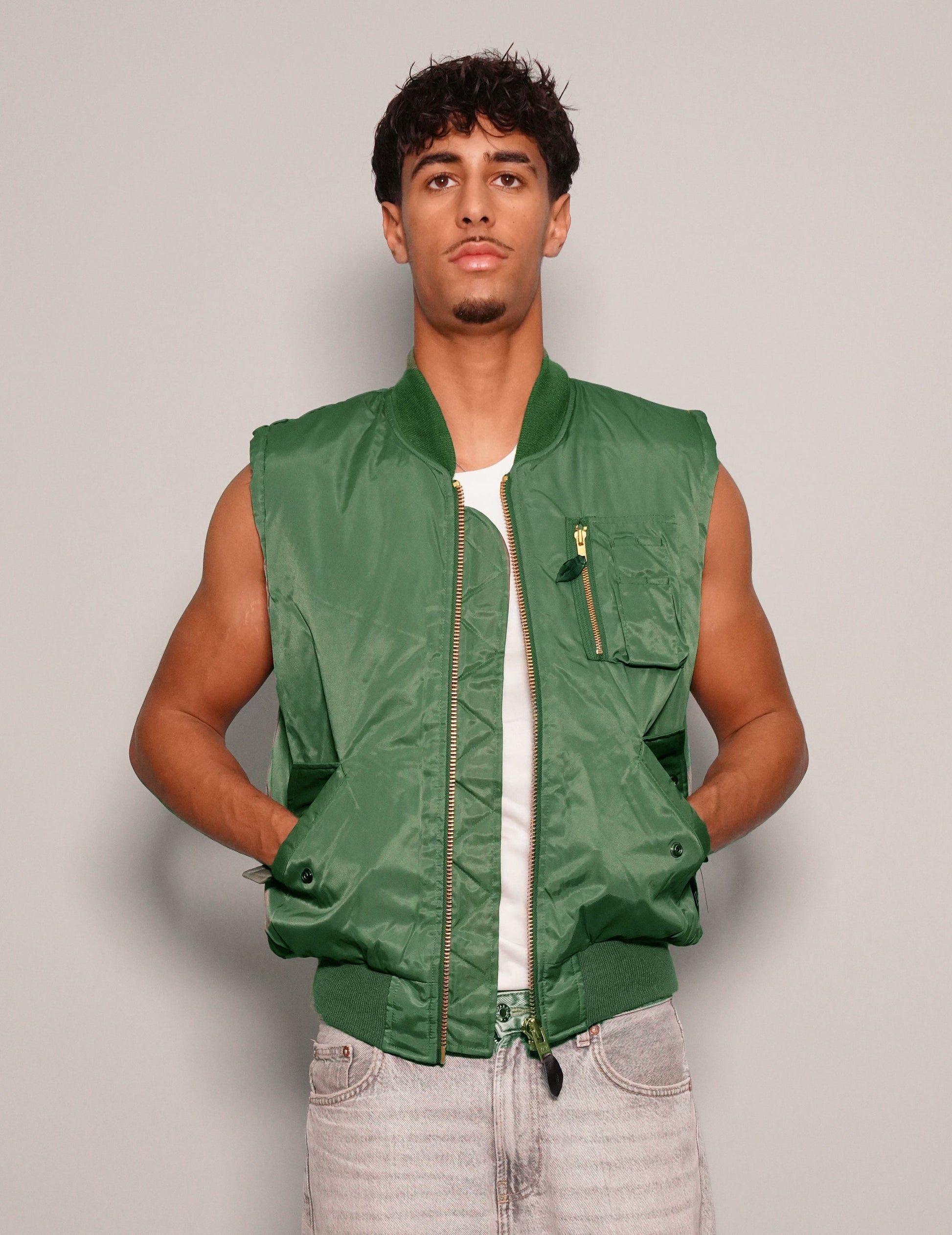 Saint Bomber Gilet in Green