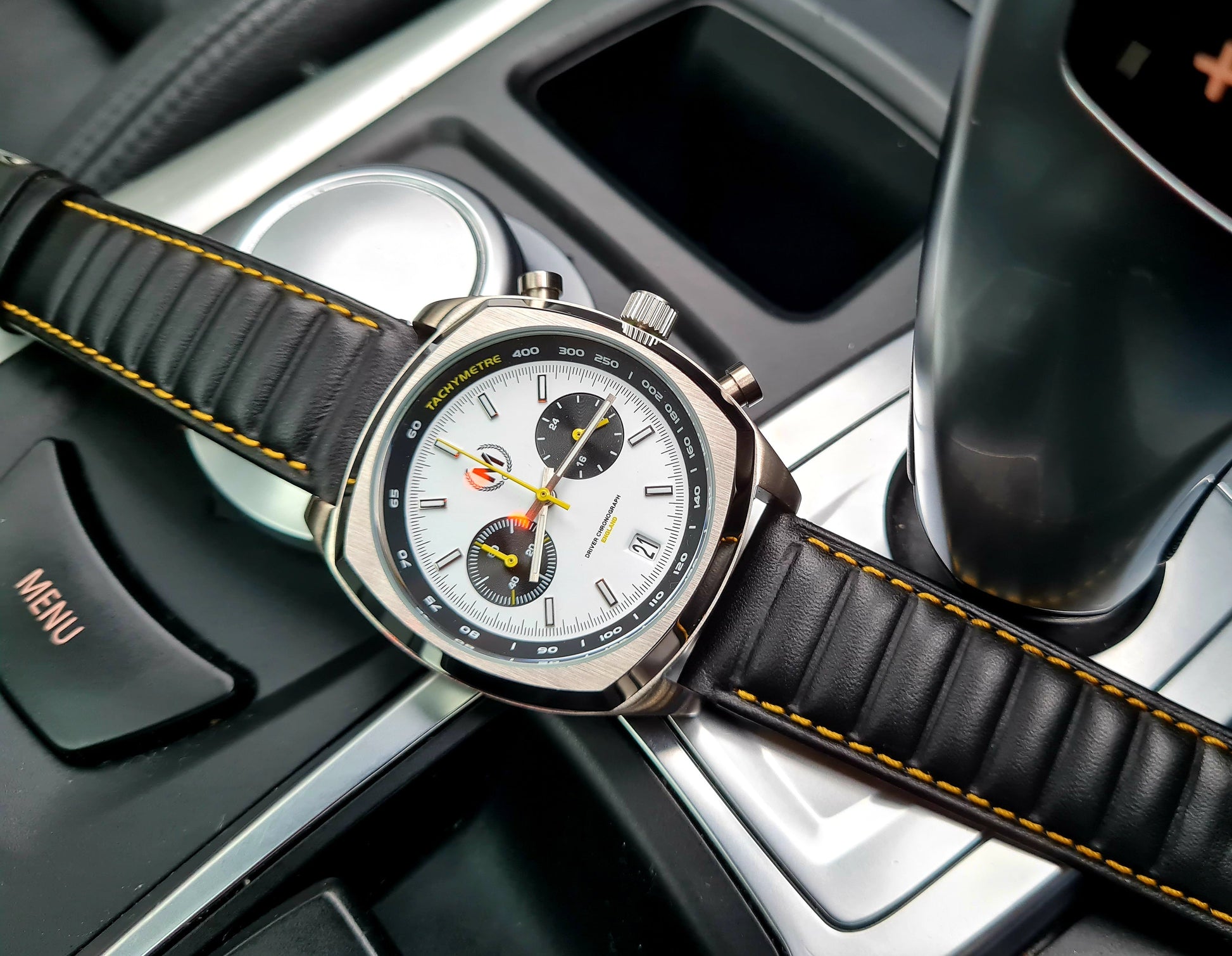 Driver Chronograph MkII Panda Dial Mecha-Quartz Racing Watch