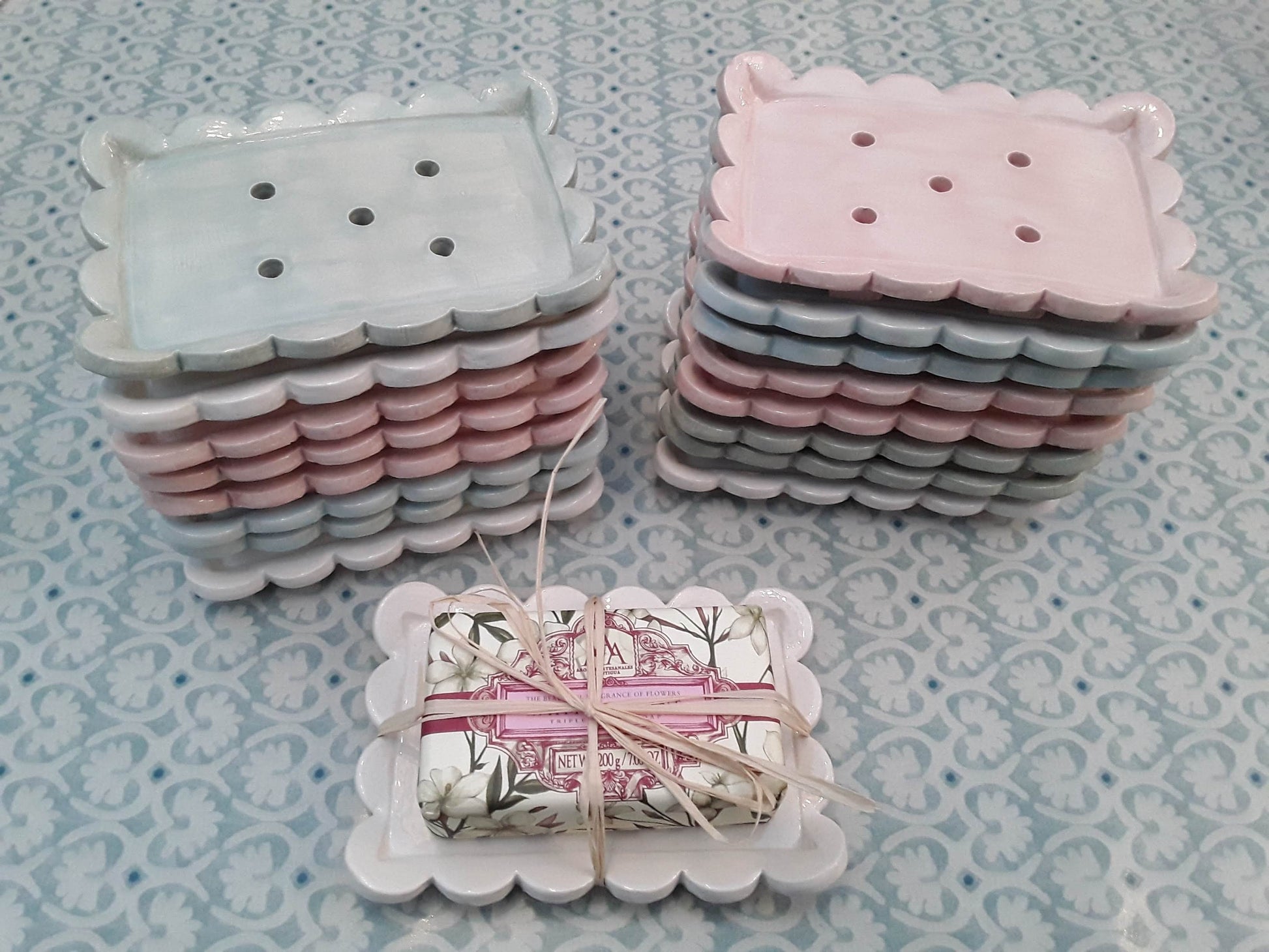 Large Scalloped Ceramic Soap Dish