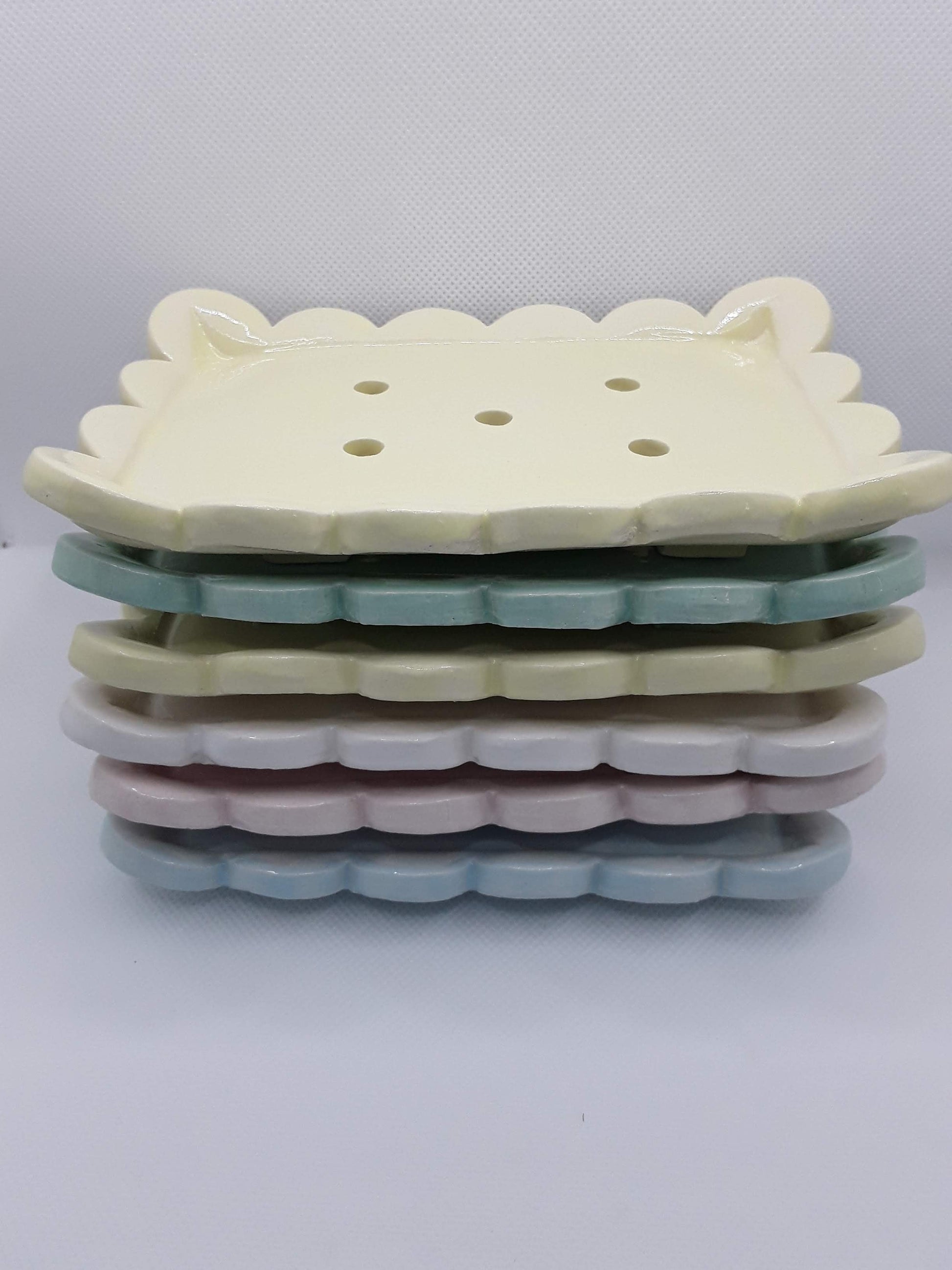 Large Scalloped Ceramic Soap Dish
