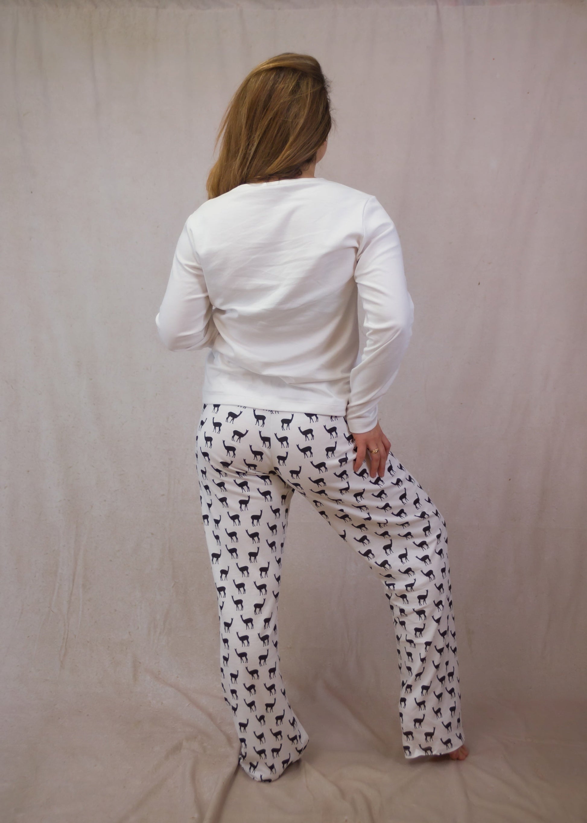 Black and White Vicuna Long Sleeve Pyjama Set