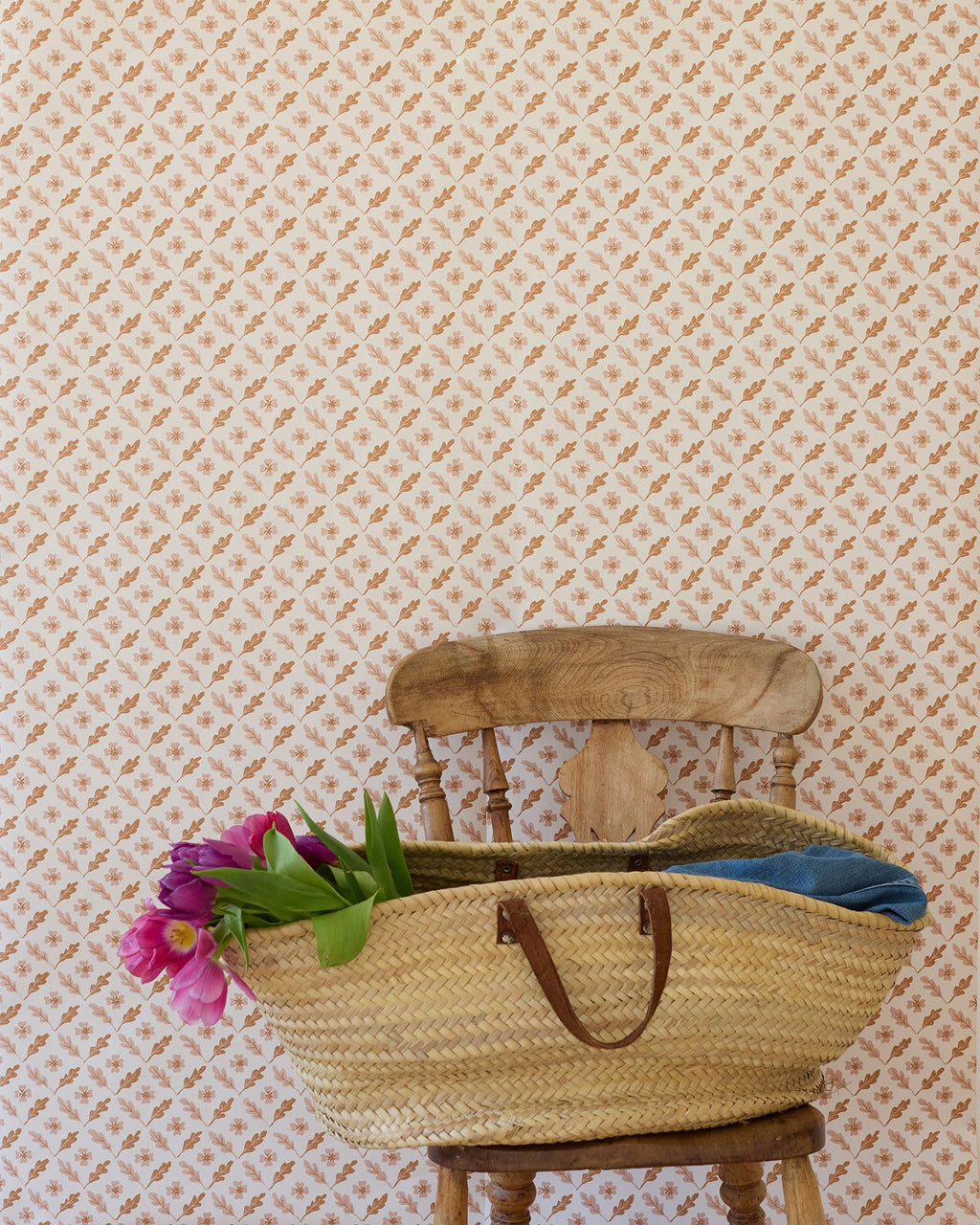 Oxalis Oak wallpaper - toffee