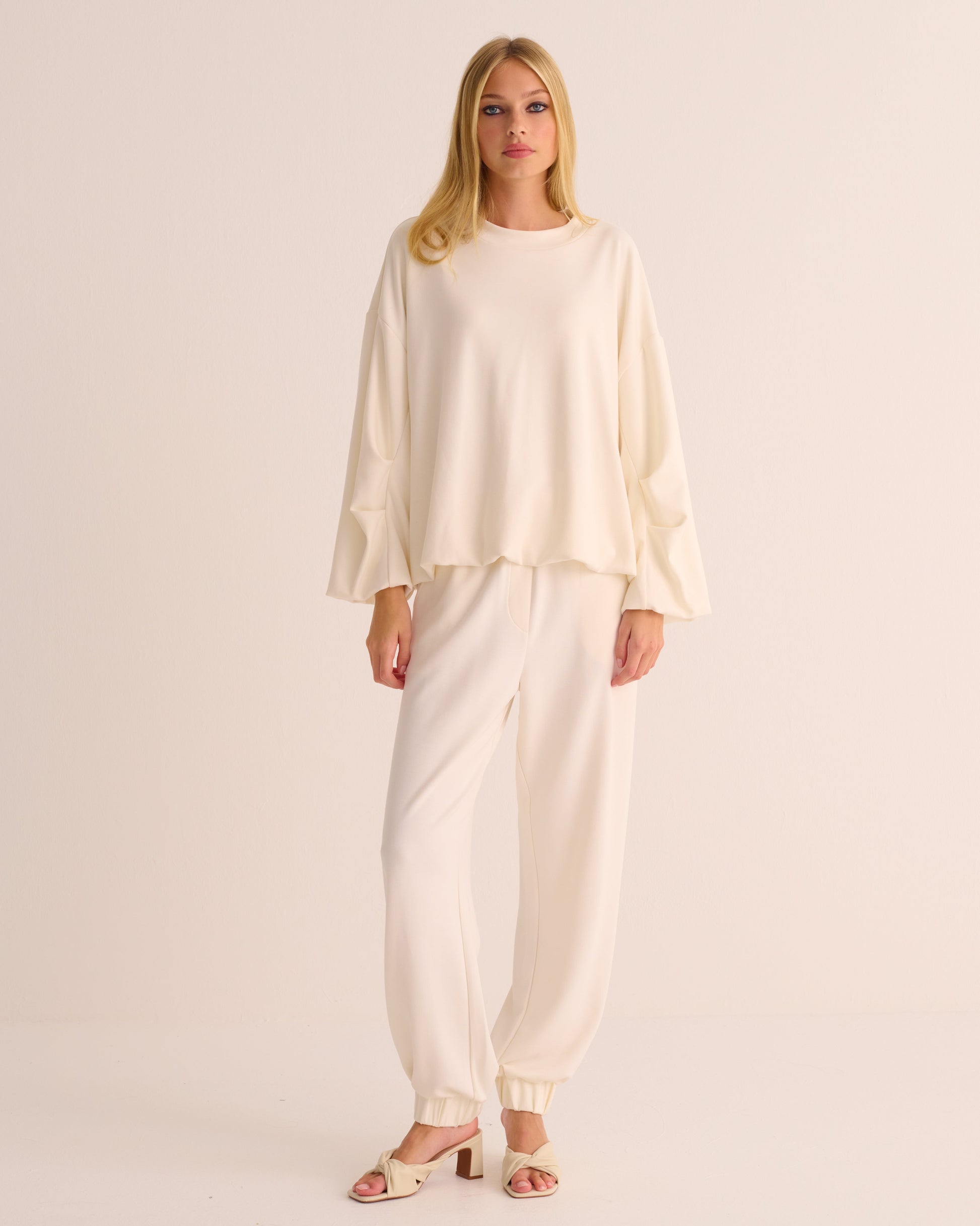 Cloud Dancer Organic Cotton Sweatshirt