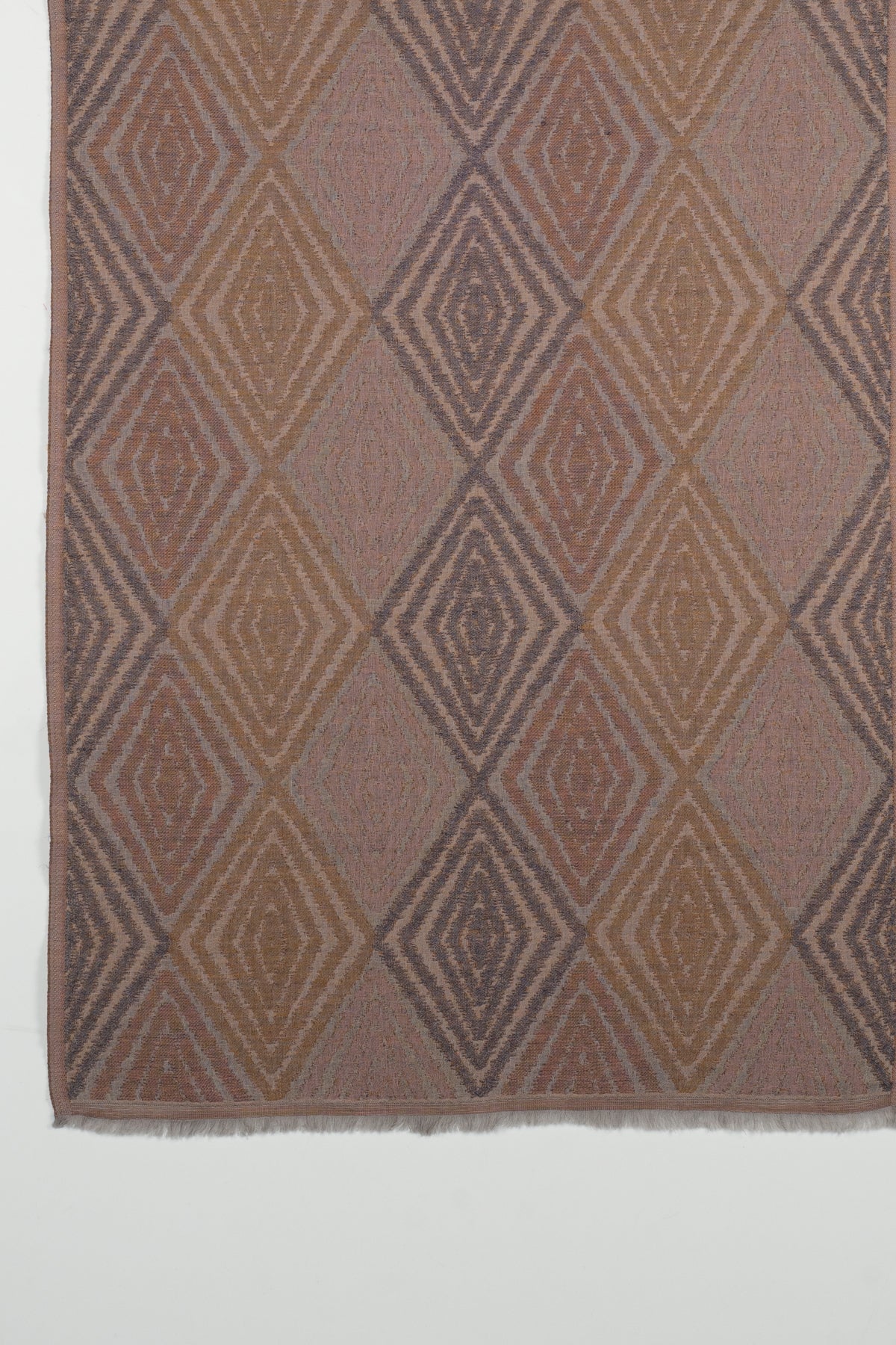 Concentric Diamonds Fine Wool Jacquard Scarf in Grey and Yellow