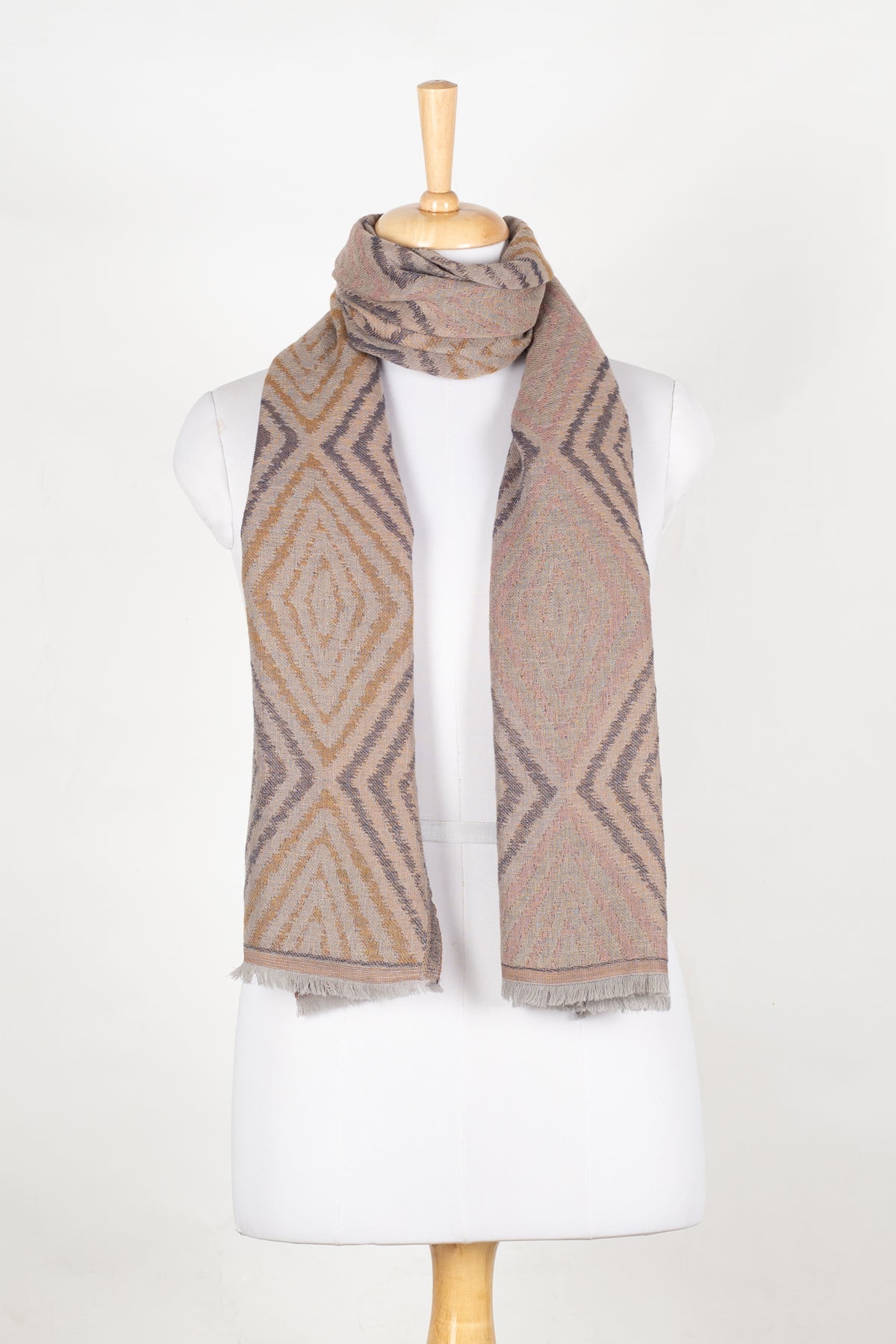 Concentric Diamonds Fine Wool Jacquard Scarf in Grey and Yellow