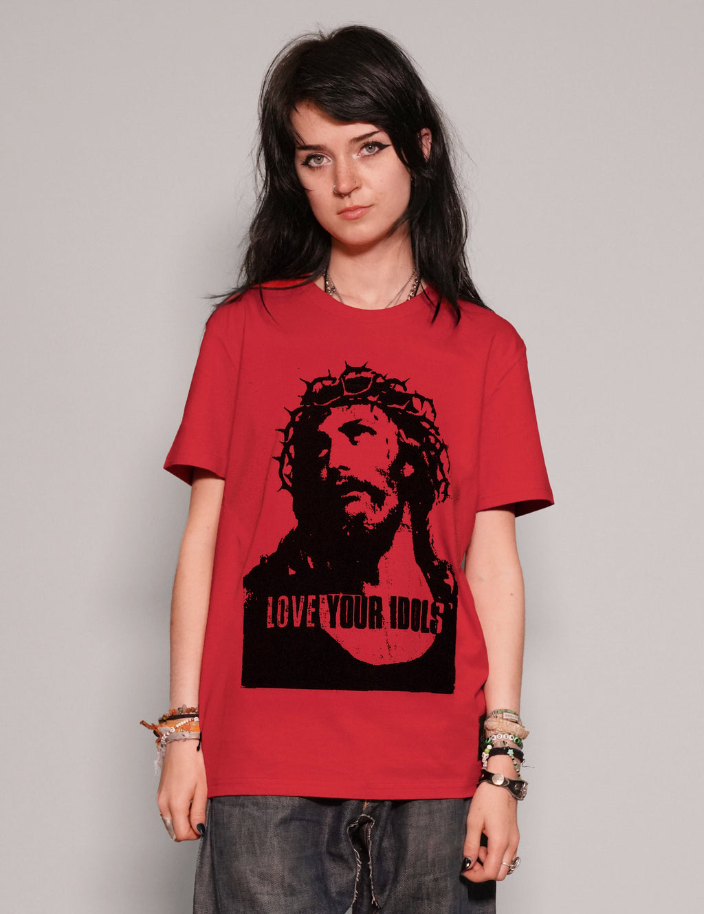 Love Your Idols T-Shirt in Red