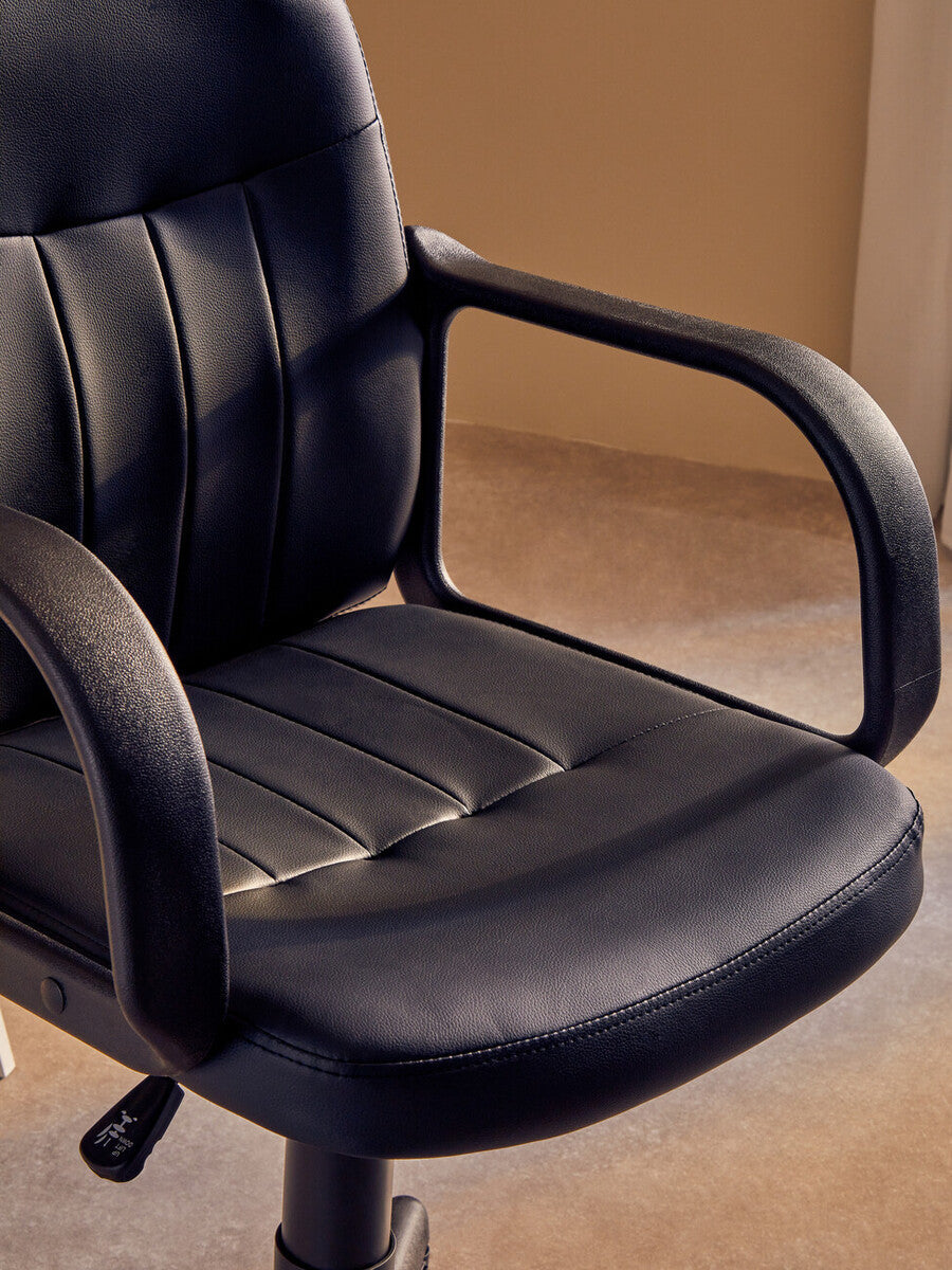 Black Office Chair with Faux Leather Finish