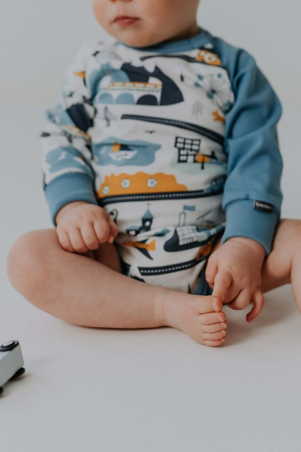 Long-sleeved baby body LOREN is both functional and cute. 2-lined crotch snaps make diaper changes easy-peasy and double the wearing period. Suitable for autumn, spring and winter. by Breden at www.brixbailey.com