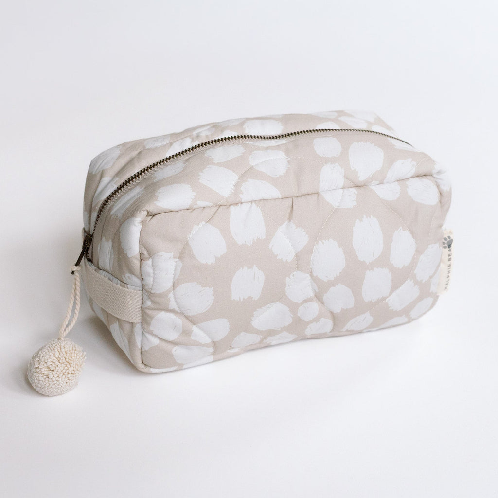 Quilted Washbag - Scallop
