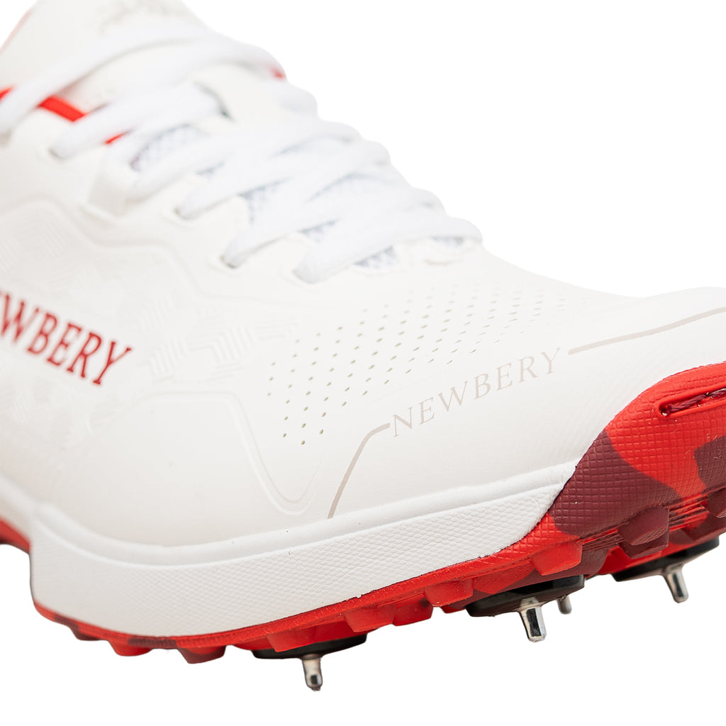 Newbery 360 Cricket Shoe - White & Red Spikes