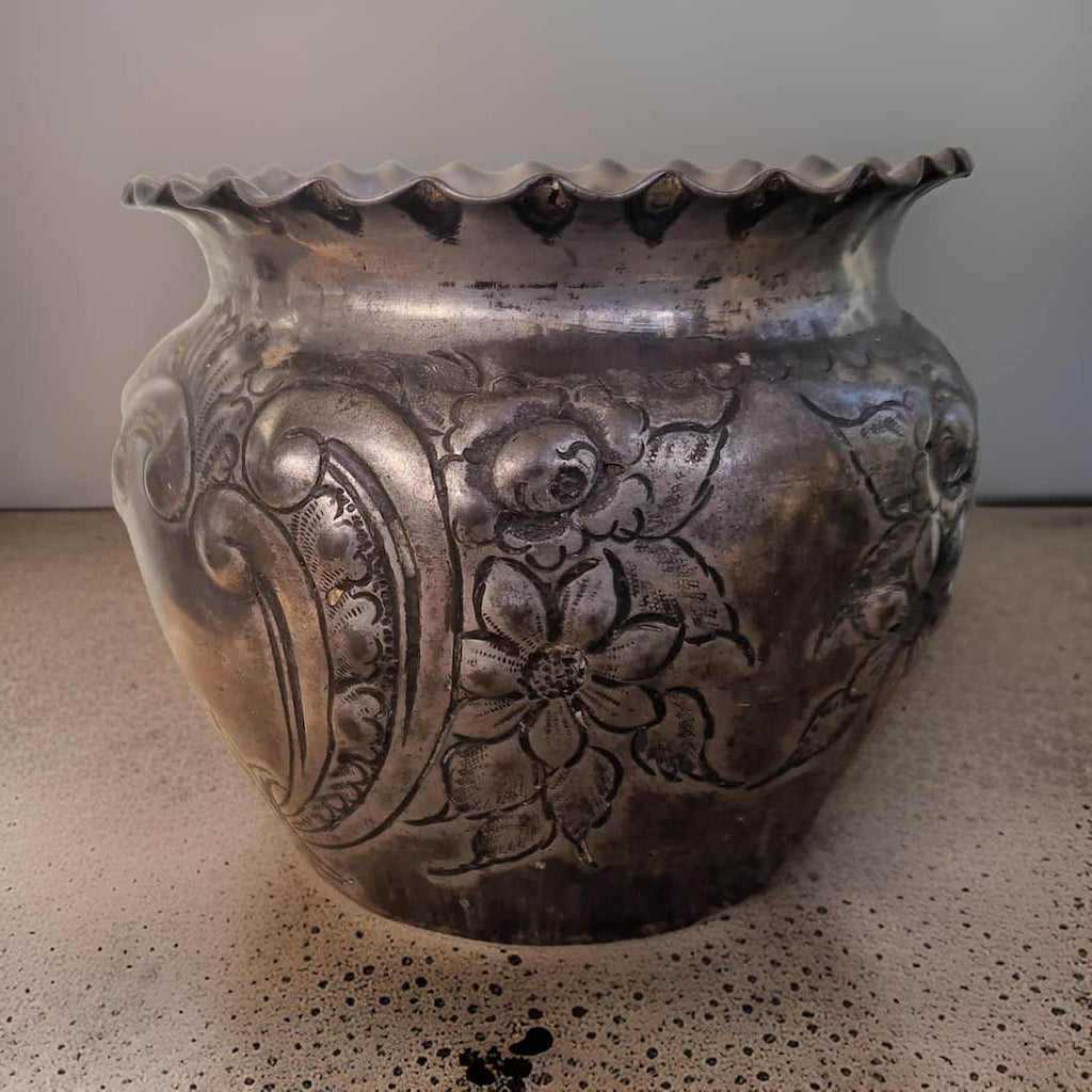 Amber and Rock Salt Three Wick Candle in Vintage Tin