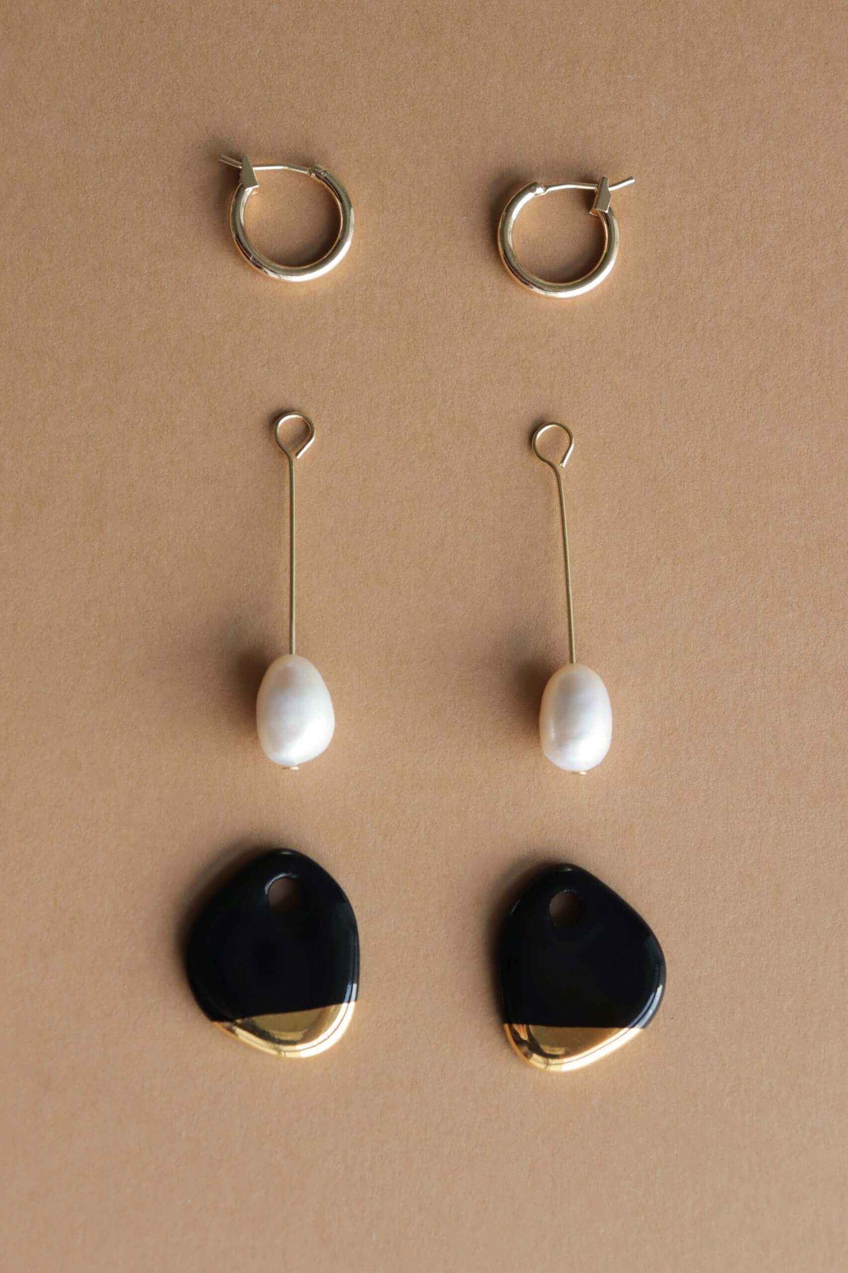 Arp Pearl And Porcelain Earrings - Black