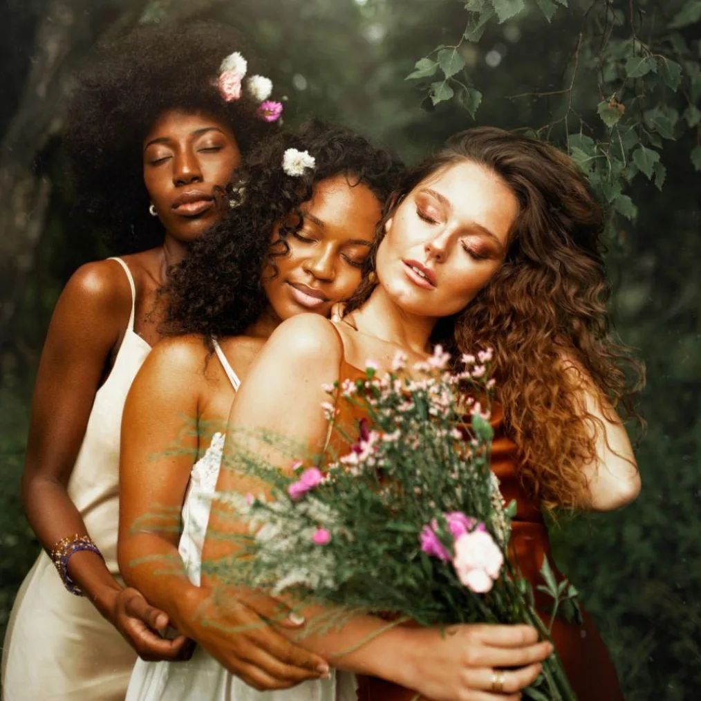 Ooh So Soft Curls Shampoo – Best Curly Hair Hydration & Care by Sumilayi at www.brixbailey.com