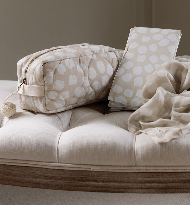 Quilted Washbag - Scallop