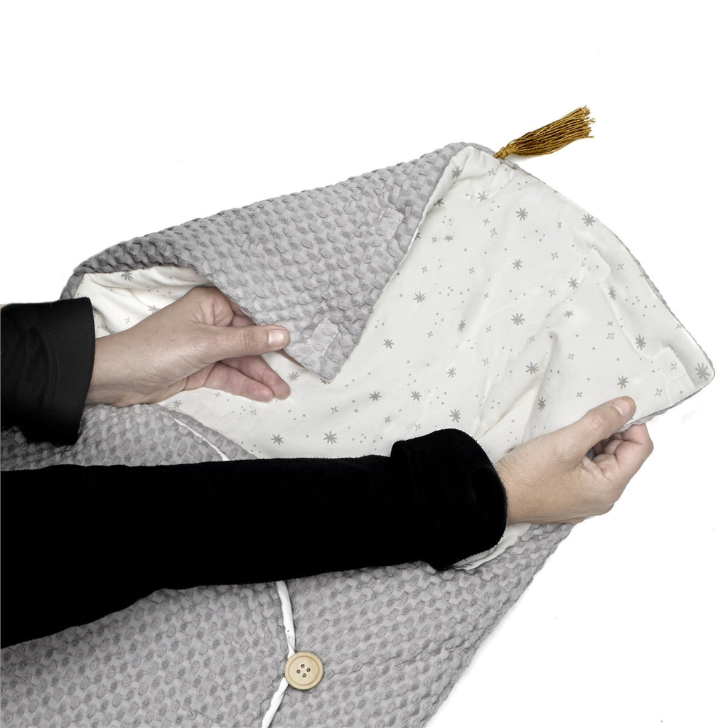 Baby Blanket Shawl with Hood – Warmth and Comfort from Birth