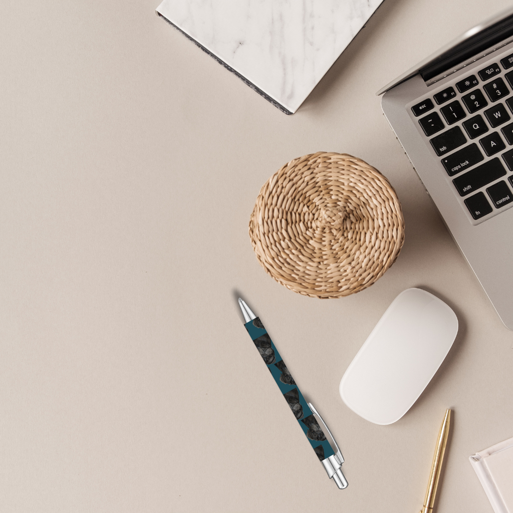 Snorty Scribbler Pug Pen