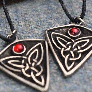 St Ninian's Knot - Red Stone
