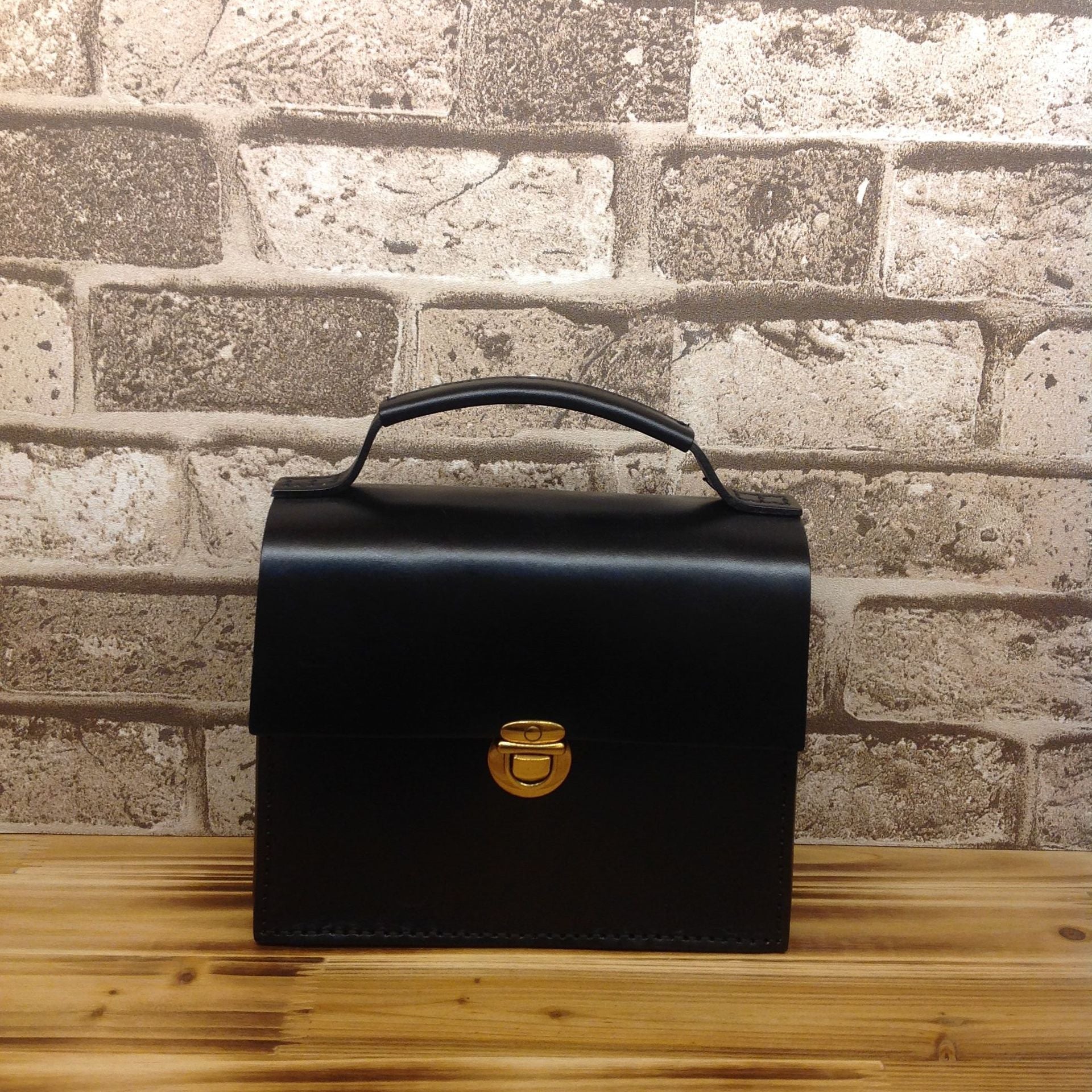 Retro Tree Leather Crossbody Bag