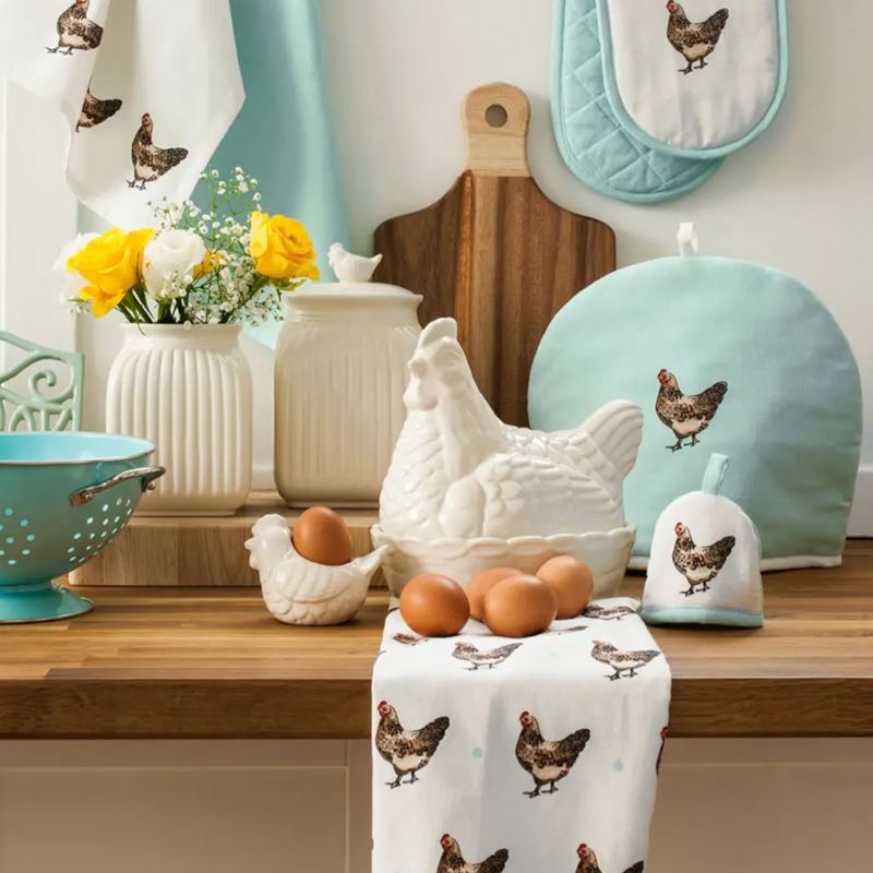 Egg Cosy with Hen Design in Cream