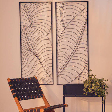 Small Black Metal Frame Leaf Design Wall Art