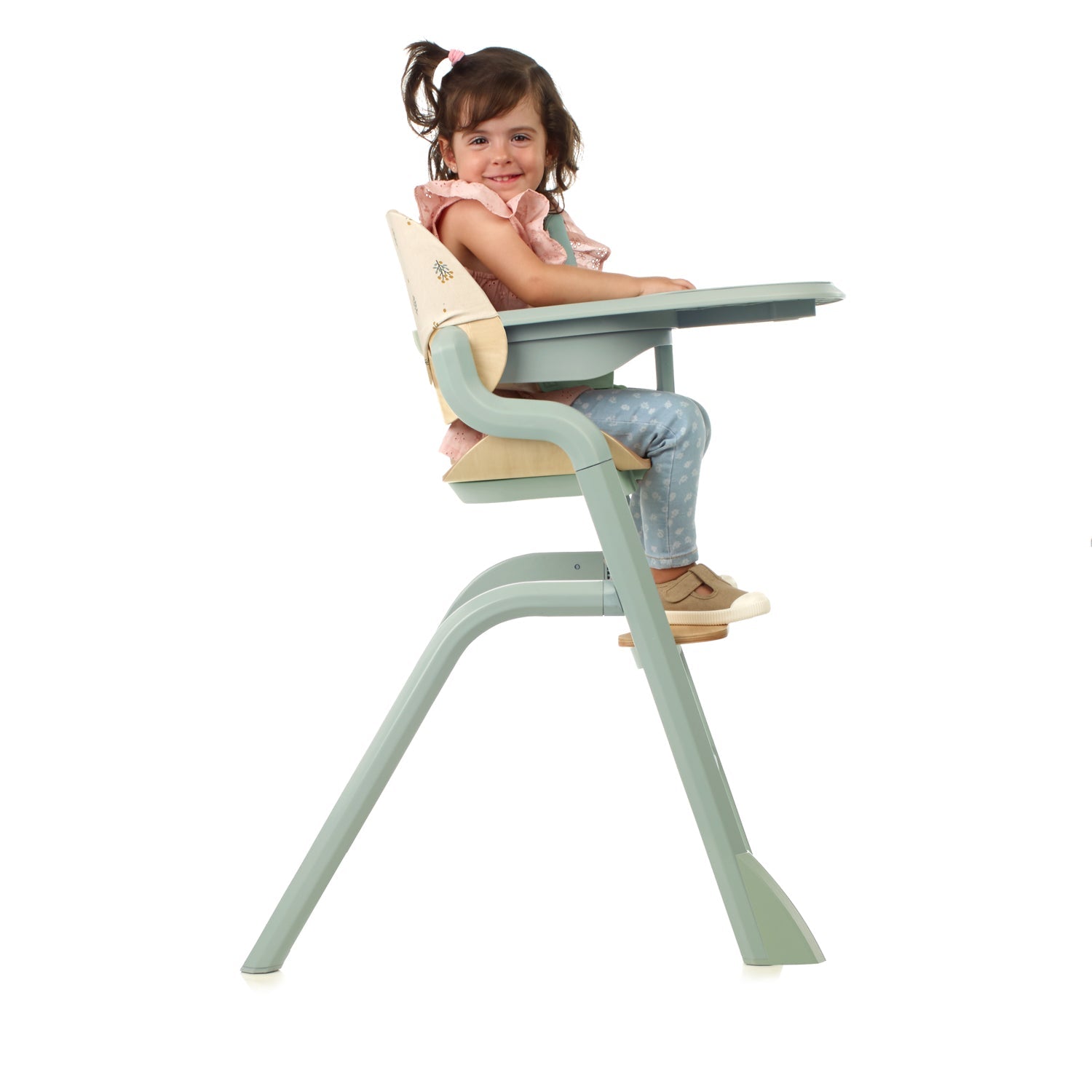 Noah Convertible Highchair and Newborn Rocker Kit in Beechwood