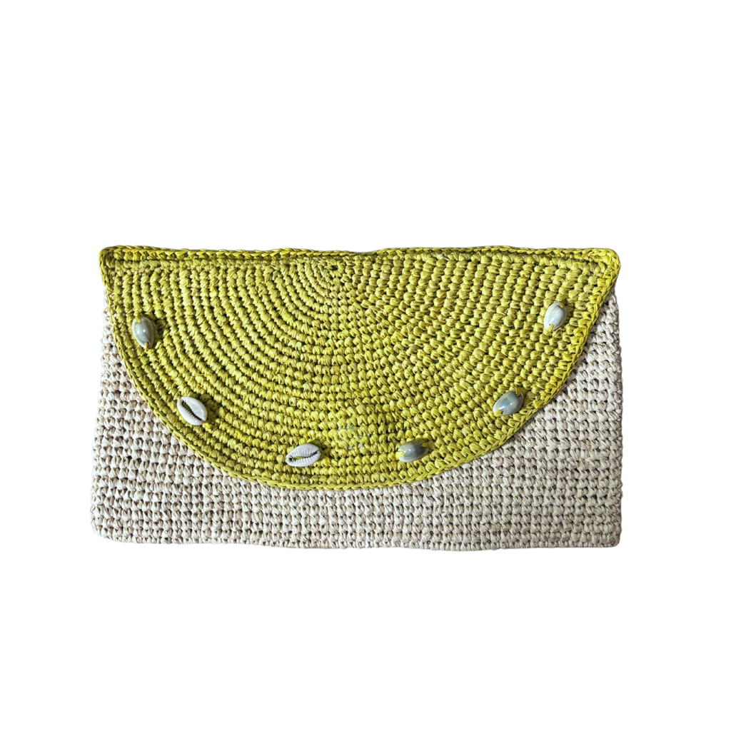 Shell Pouch in Natural Raffia