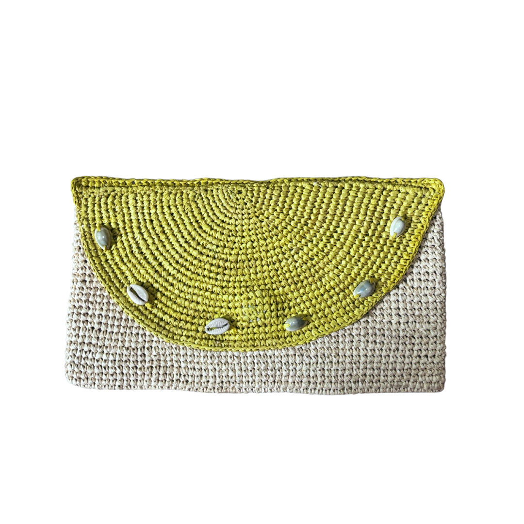 Shell Pouch in Natural Raffia