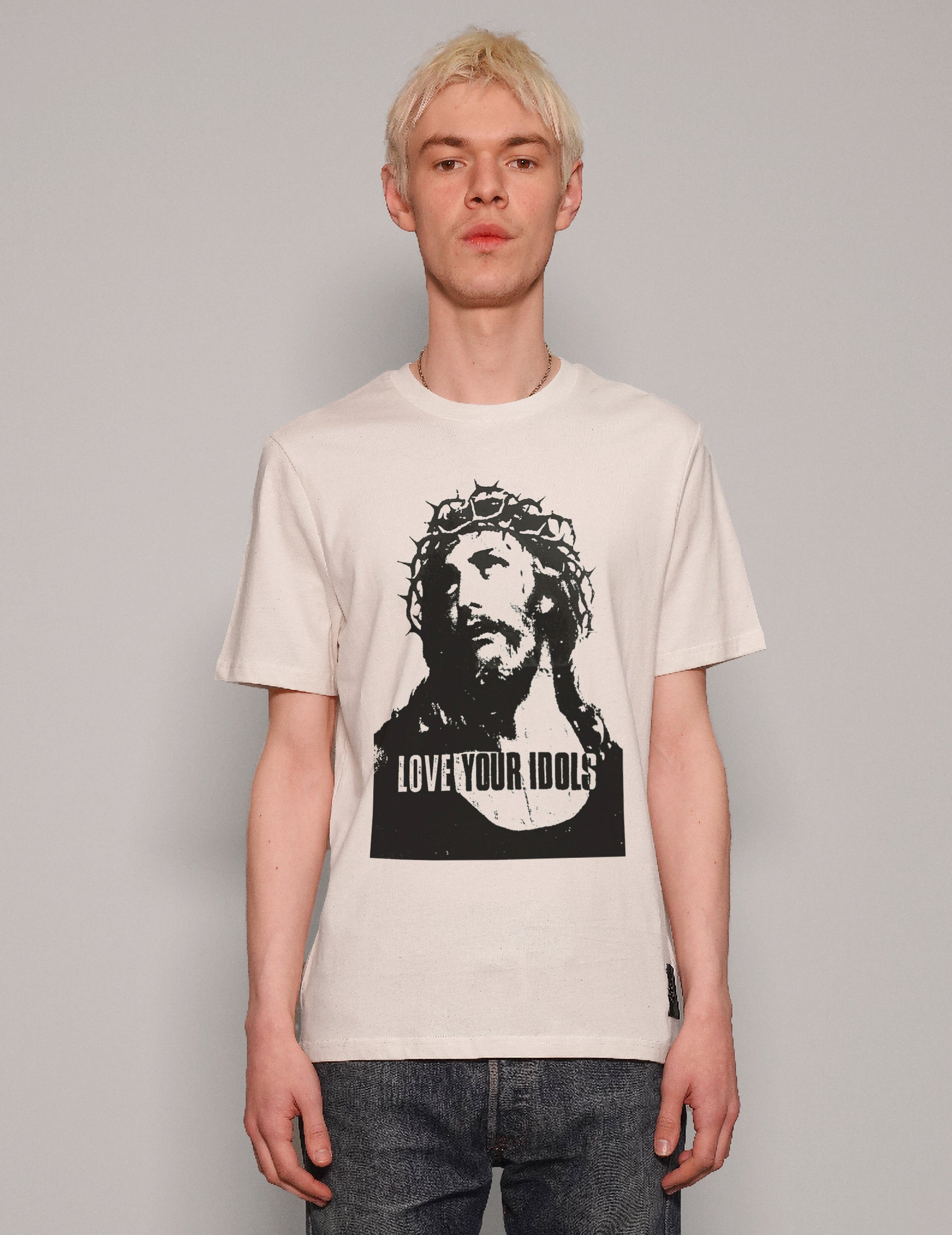 Love Your Idols T-Shirt in Ecru