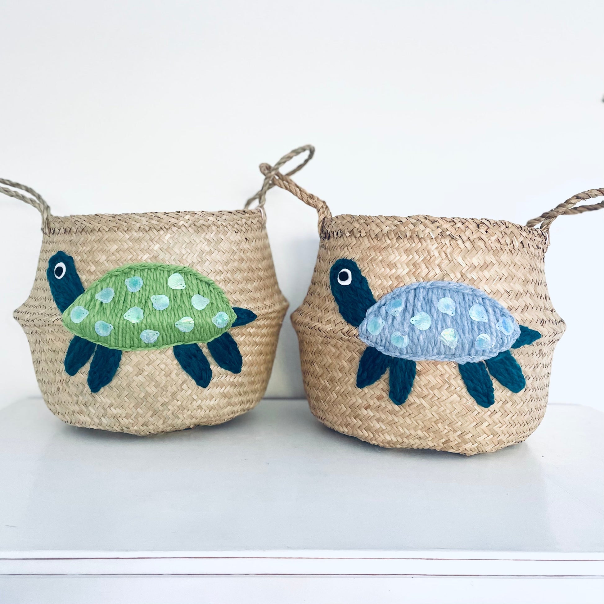 Green sea turtle Basket - Large