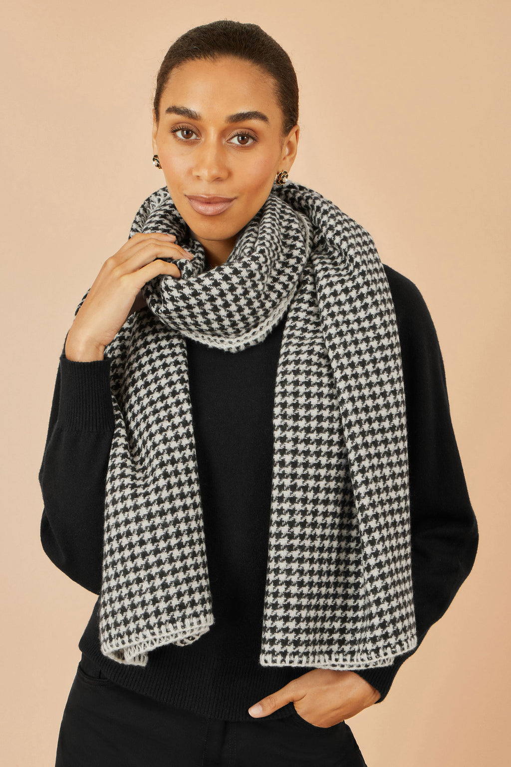 Black Dog Tooth Scarf with Stitch Detail
