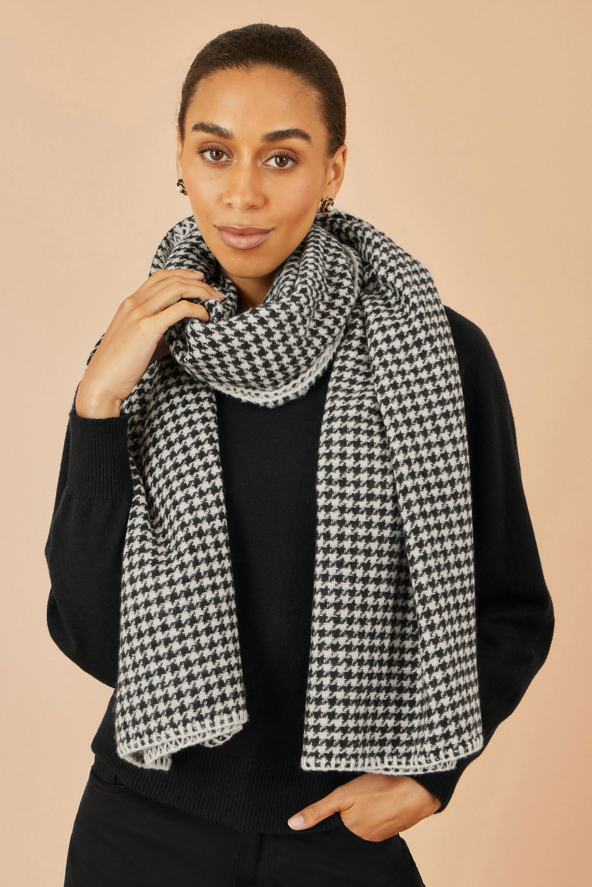 Black Dog Tooth Scarf with Stitch Detail