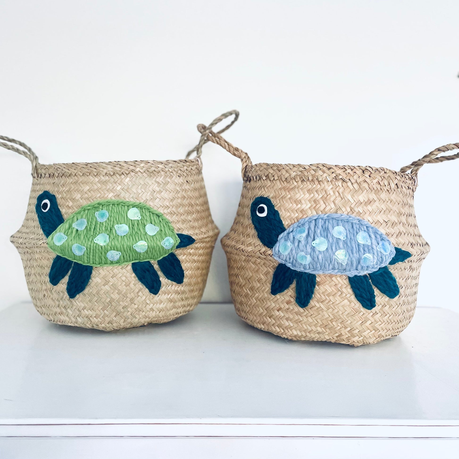 Green sea turtle Basket - Large