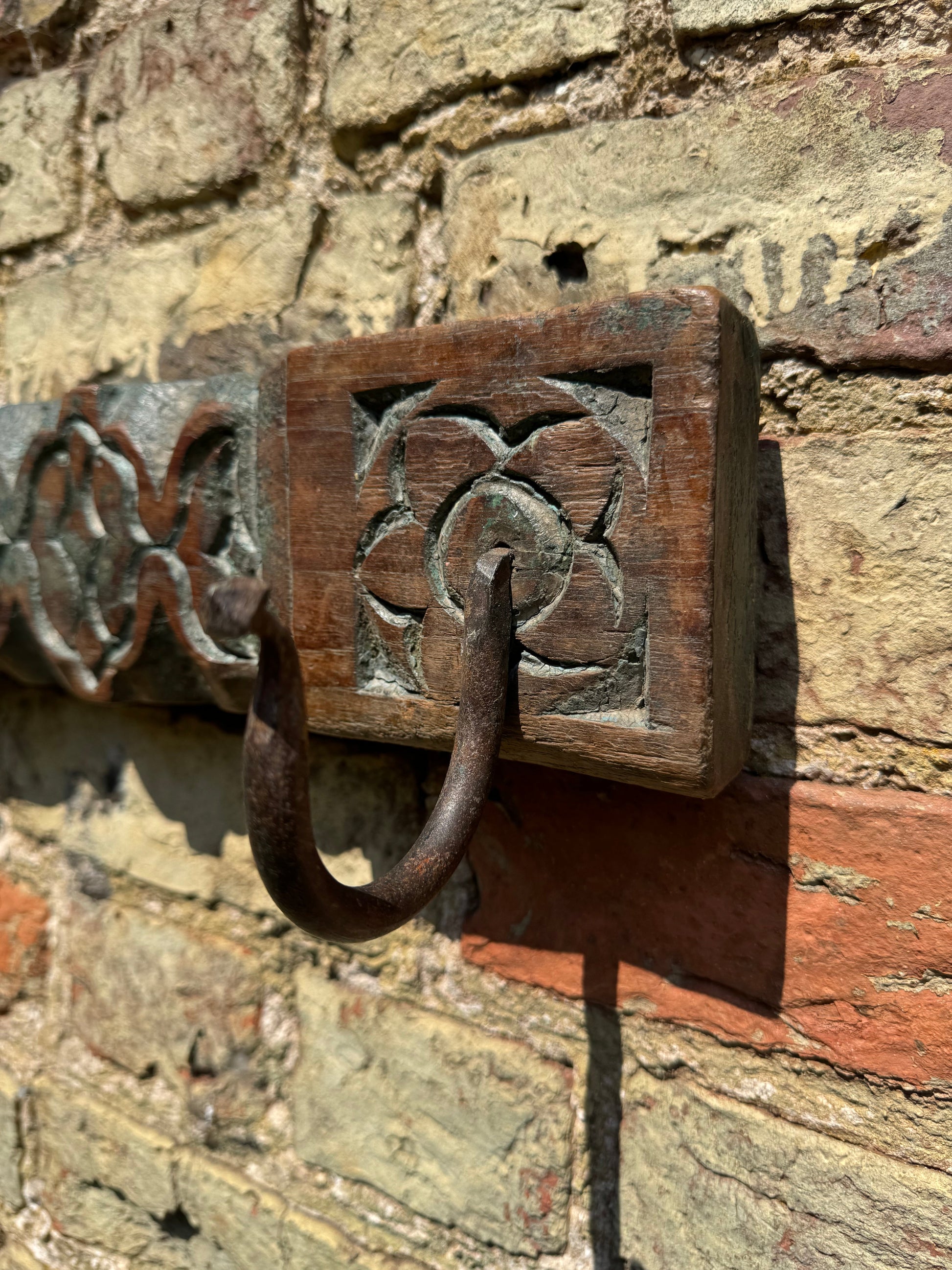 Reclaimed Wooden Coat Hooks / Vintage Rustic Coat Pegs / 2 Hook Coat Hat Rack N