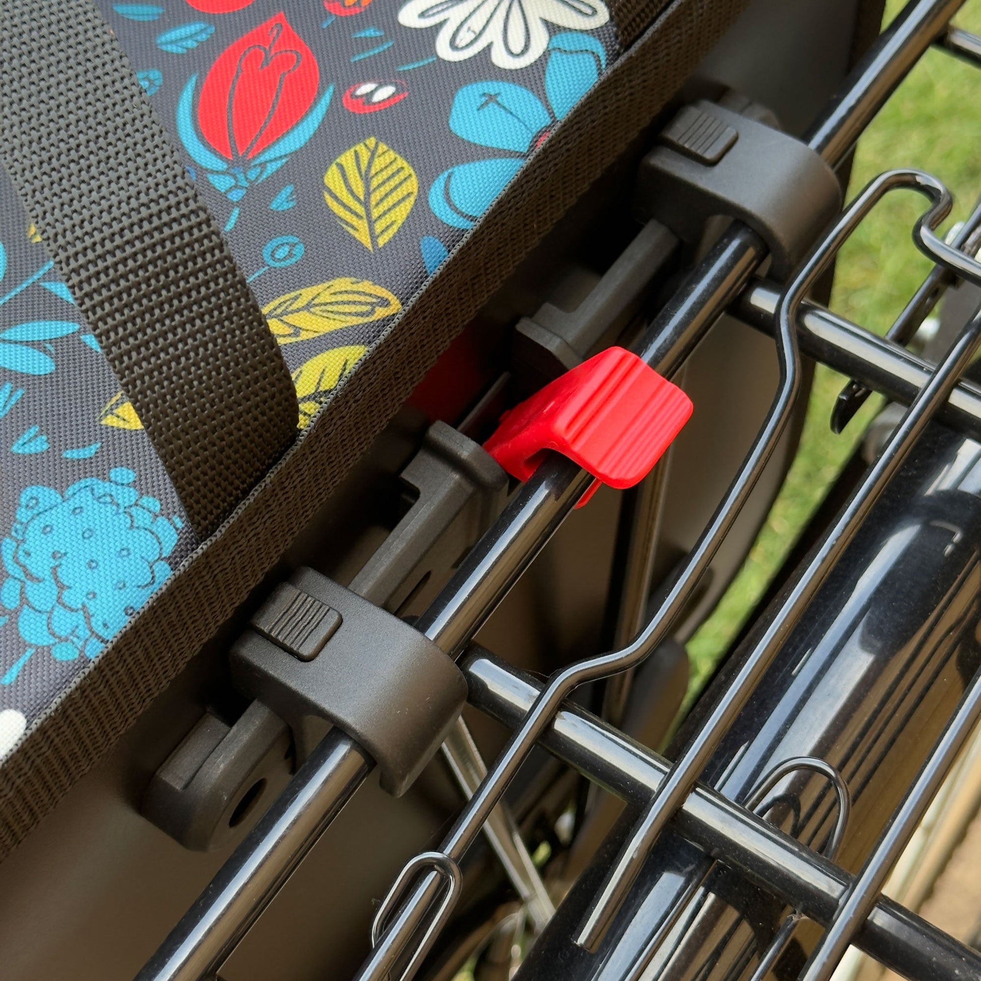 Classic Single Pannier Bag for Bicycle Rear Carrier Rack in Floral Fiesta