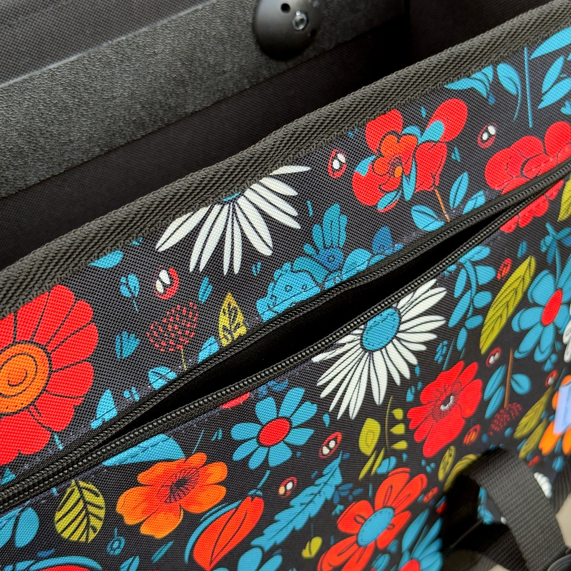 Classic Single Pannier Bag for Bicycle Rear Carrier Rack in Floral Fiesta