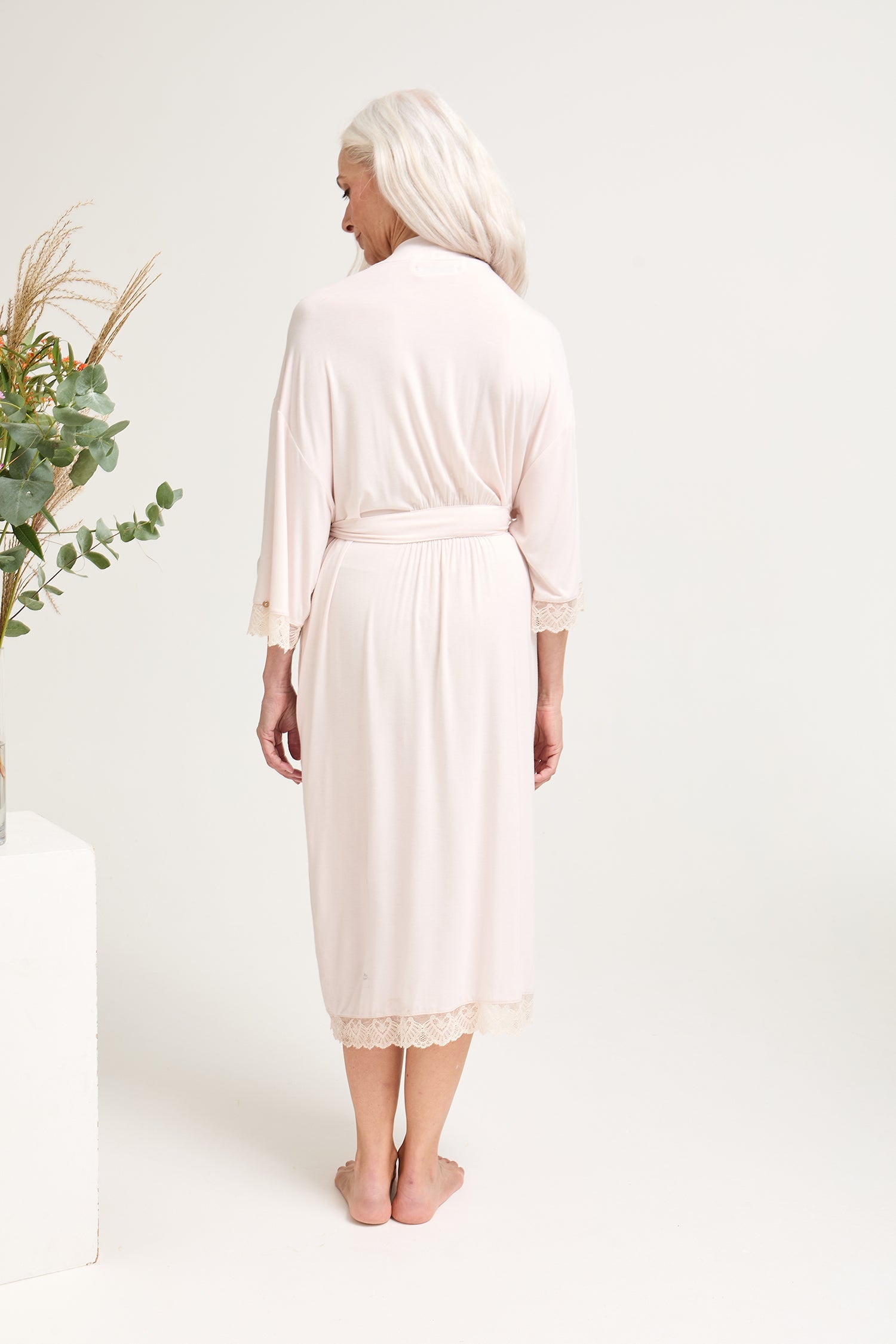 Bamboo Lace Kimono Robe in Powder Puff