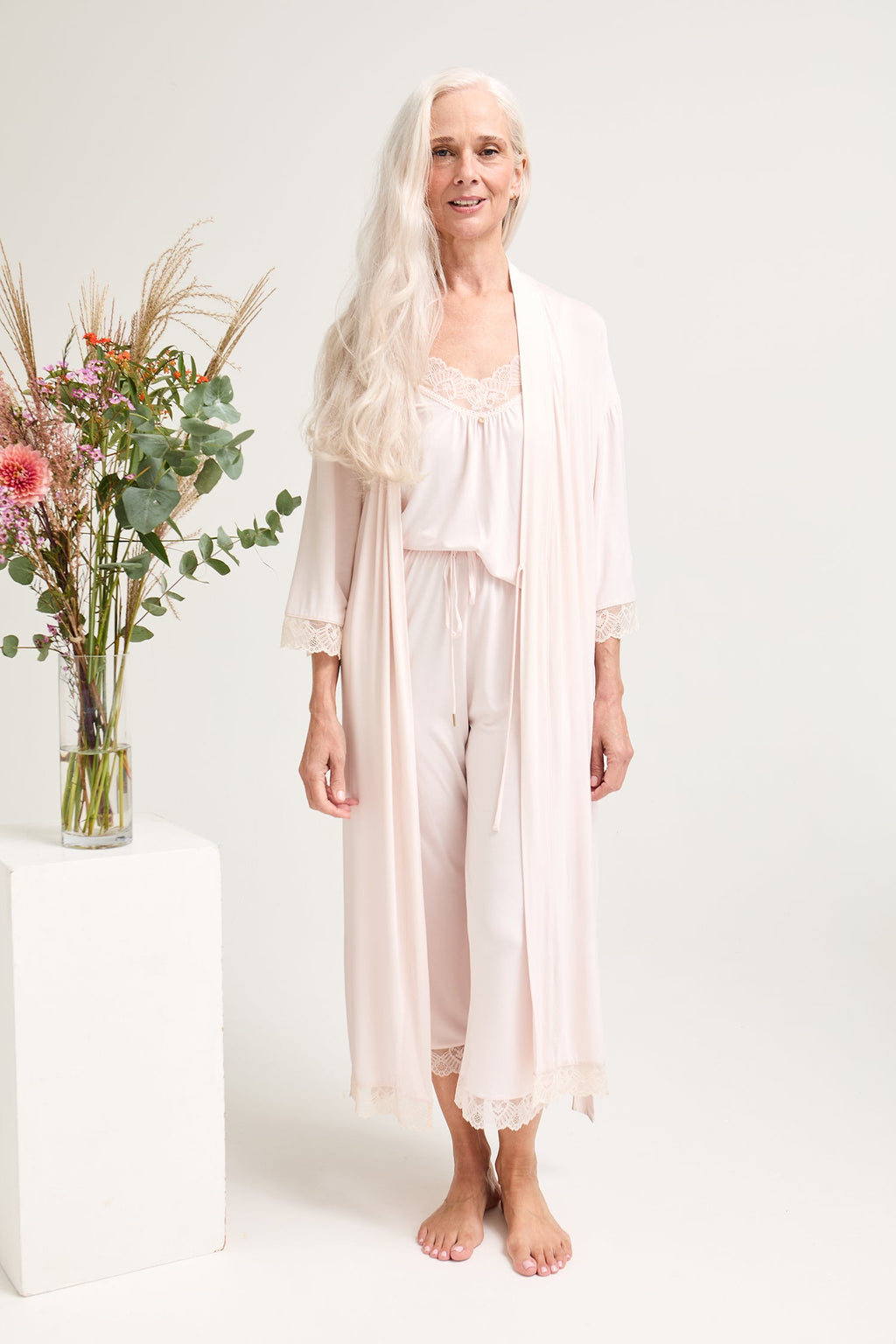 Bamboo Lace Kimono Robe in Powder Puff