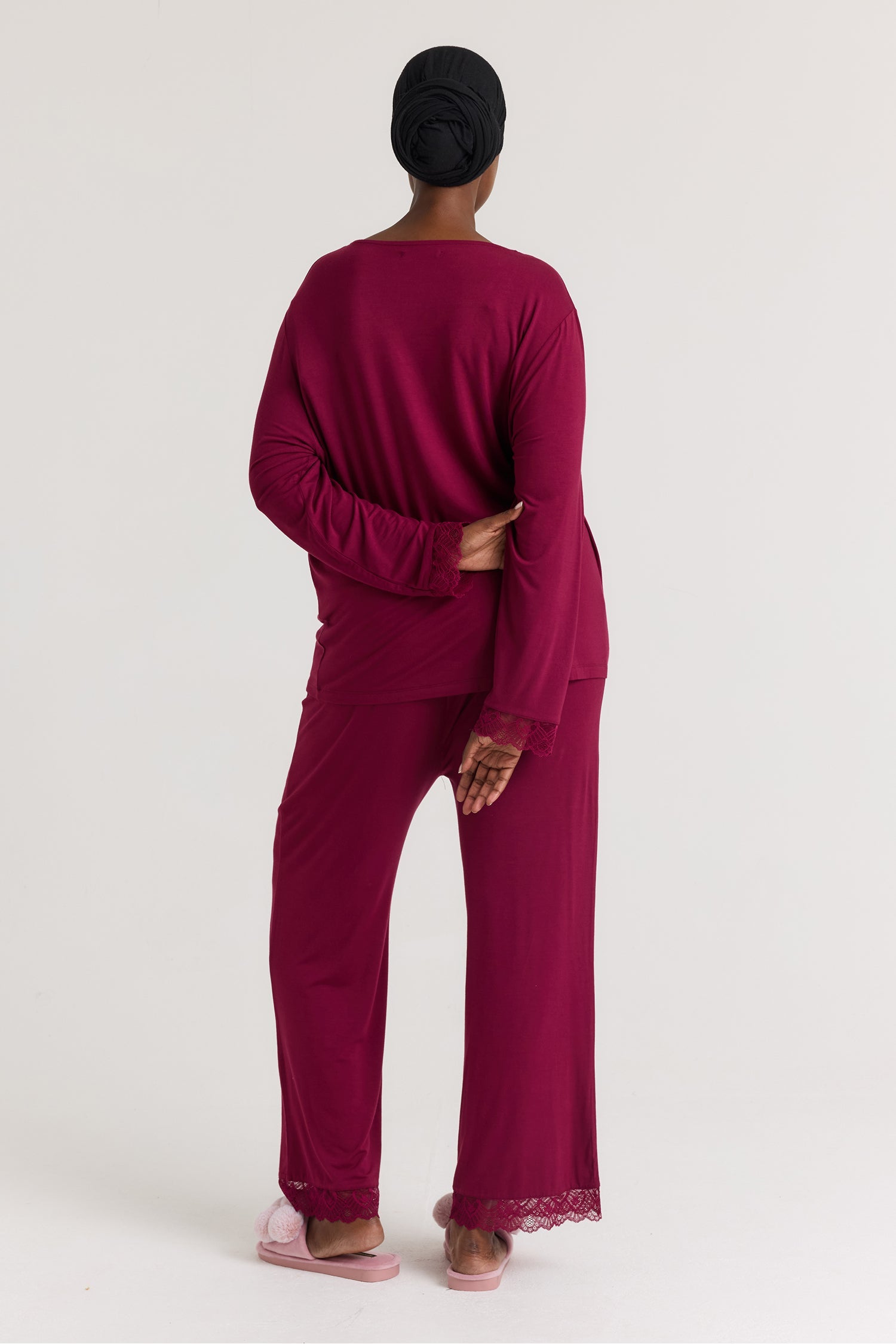 Bamboo Lace V-Neck Pyjama Set in Bordeaux
