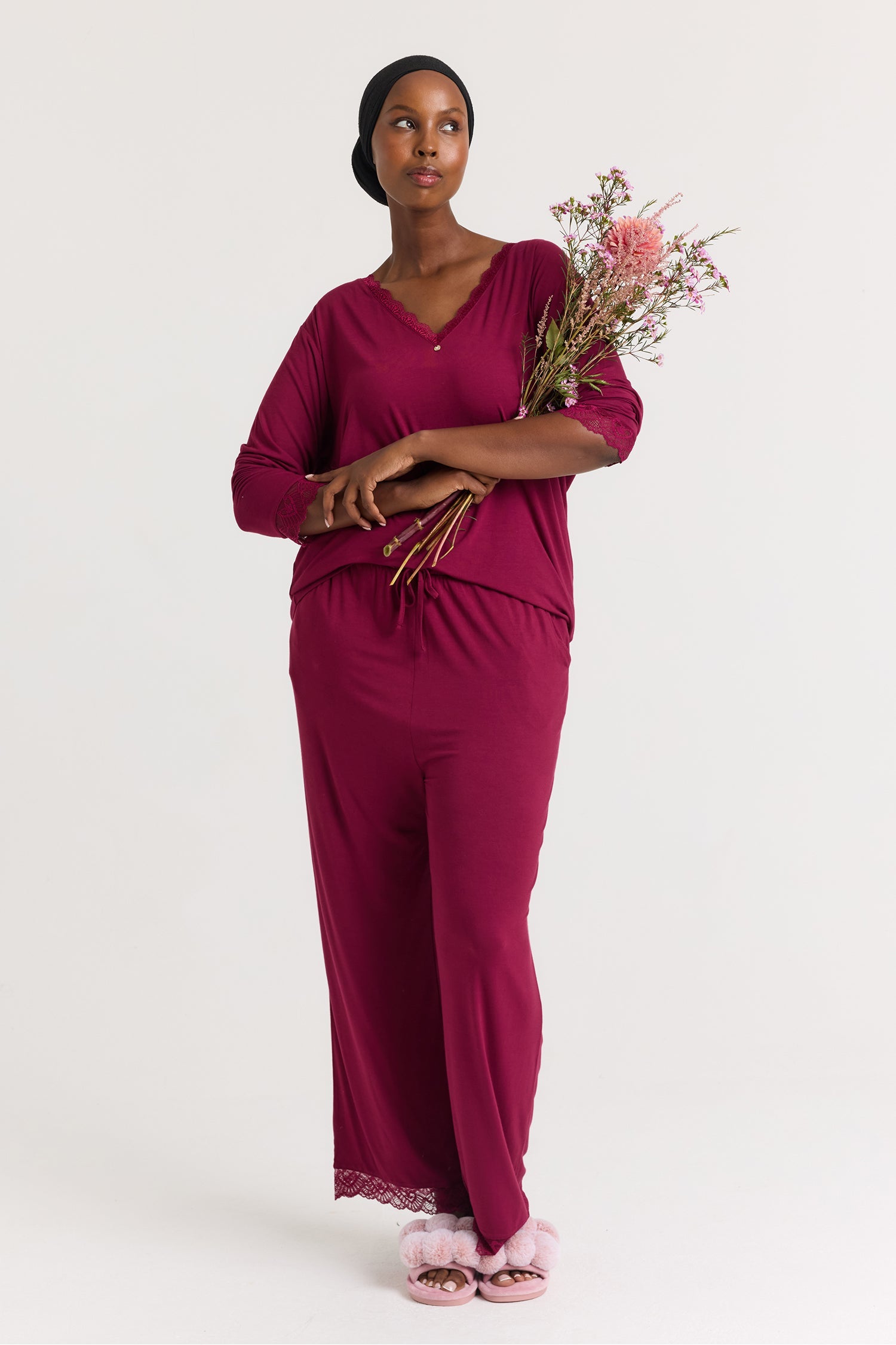 Bamboo Lace V-Neck Pyjama Set in Bordeaux